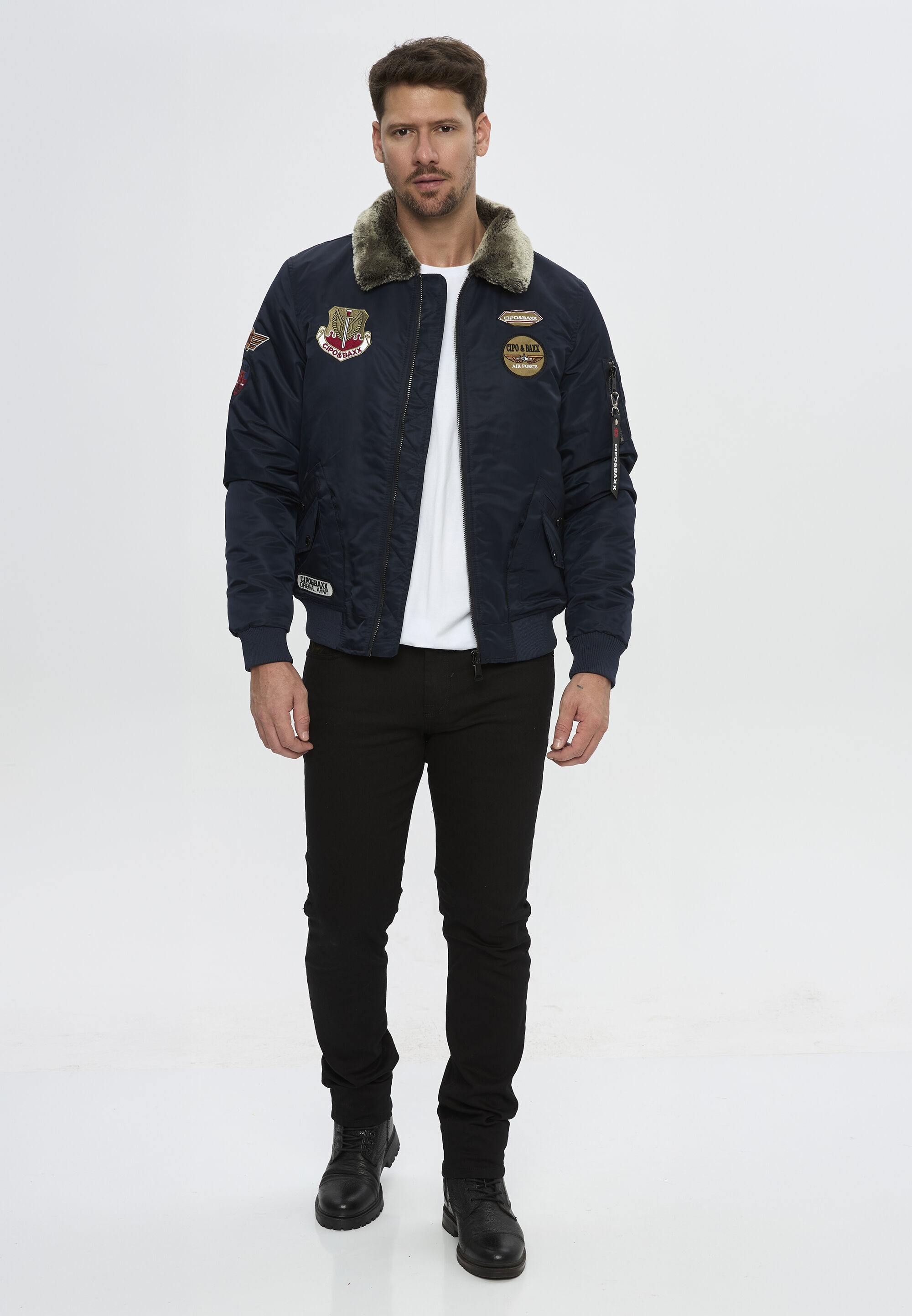 Cipo & Baxx Winterjacke »Winterjacke CM232« mit Kapuze im Bomberstil