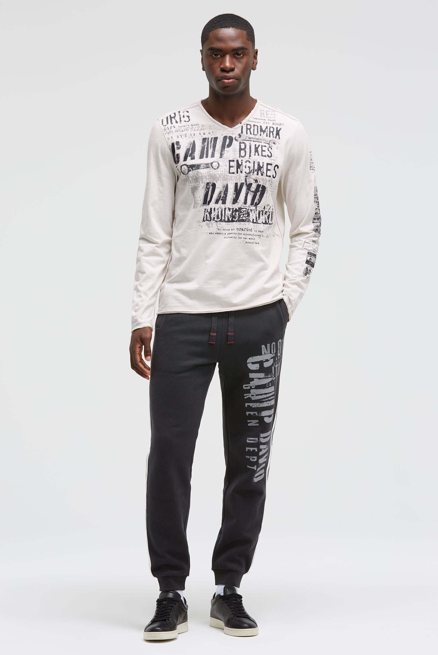 CAMP DAVID V-Shirt mit offenen Kanten