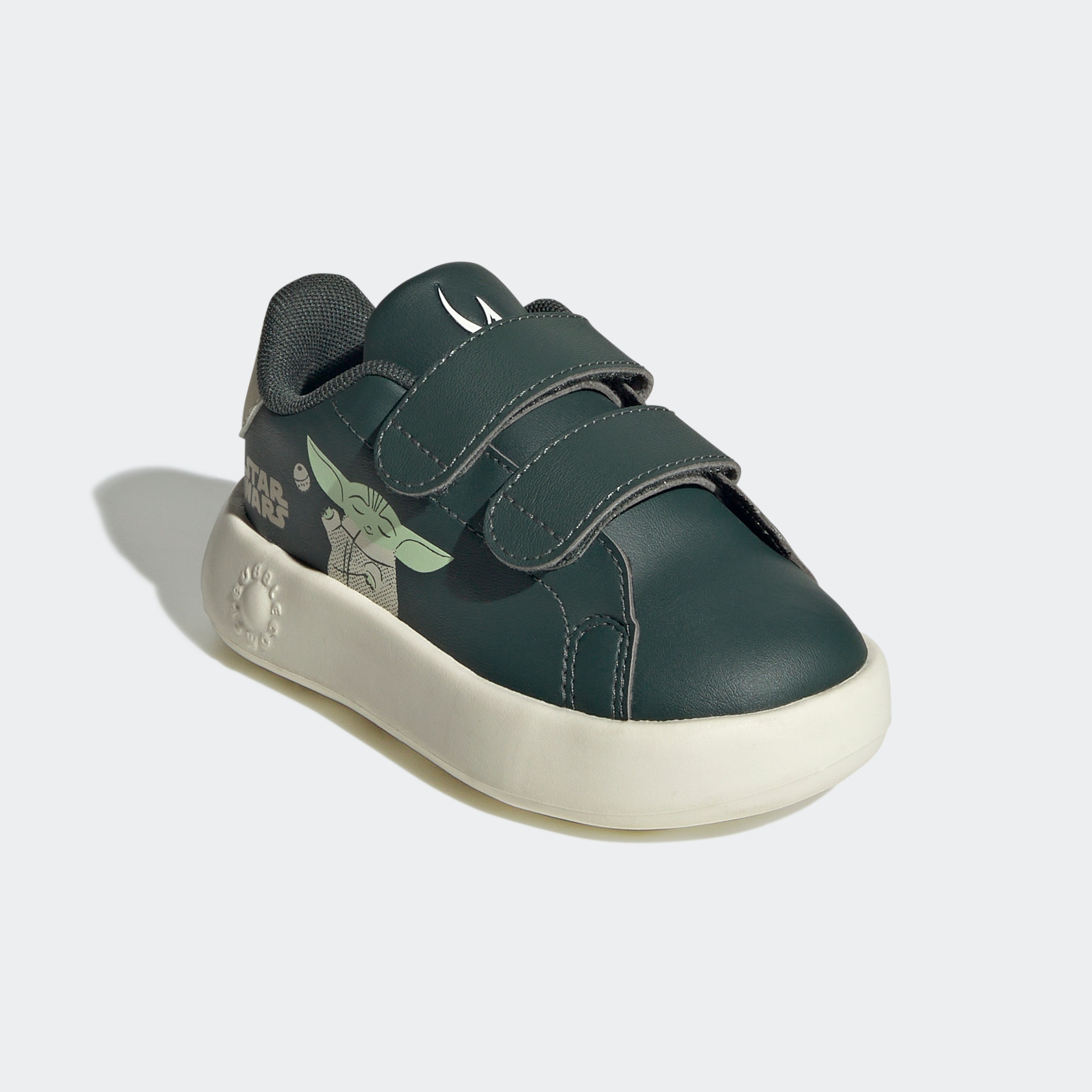 adidas Sportswear Batai Design ant den Spuren des adidas...