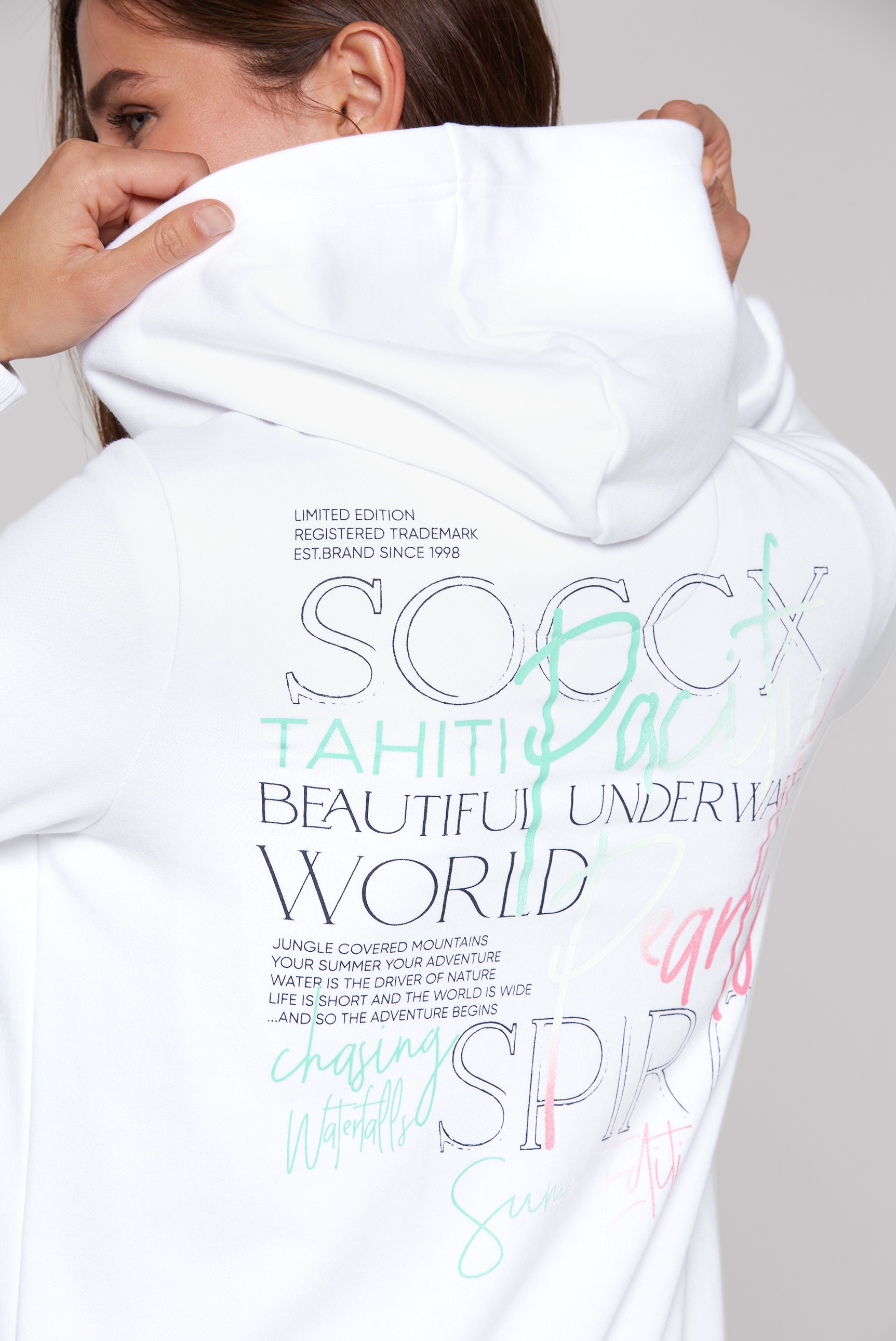 SOCCX Kapuzensweatjacke, mit Rücken-Print