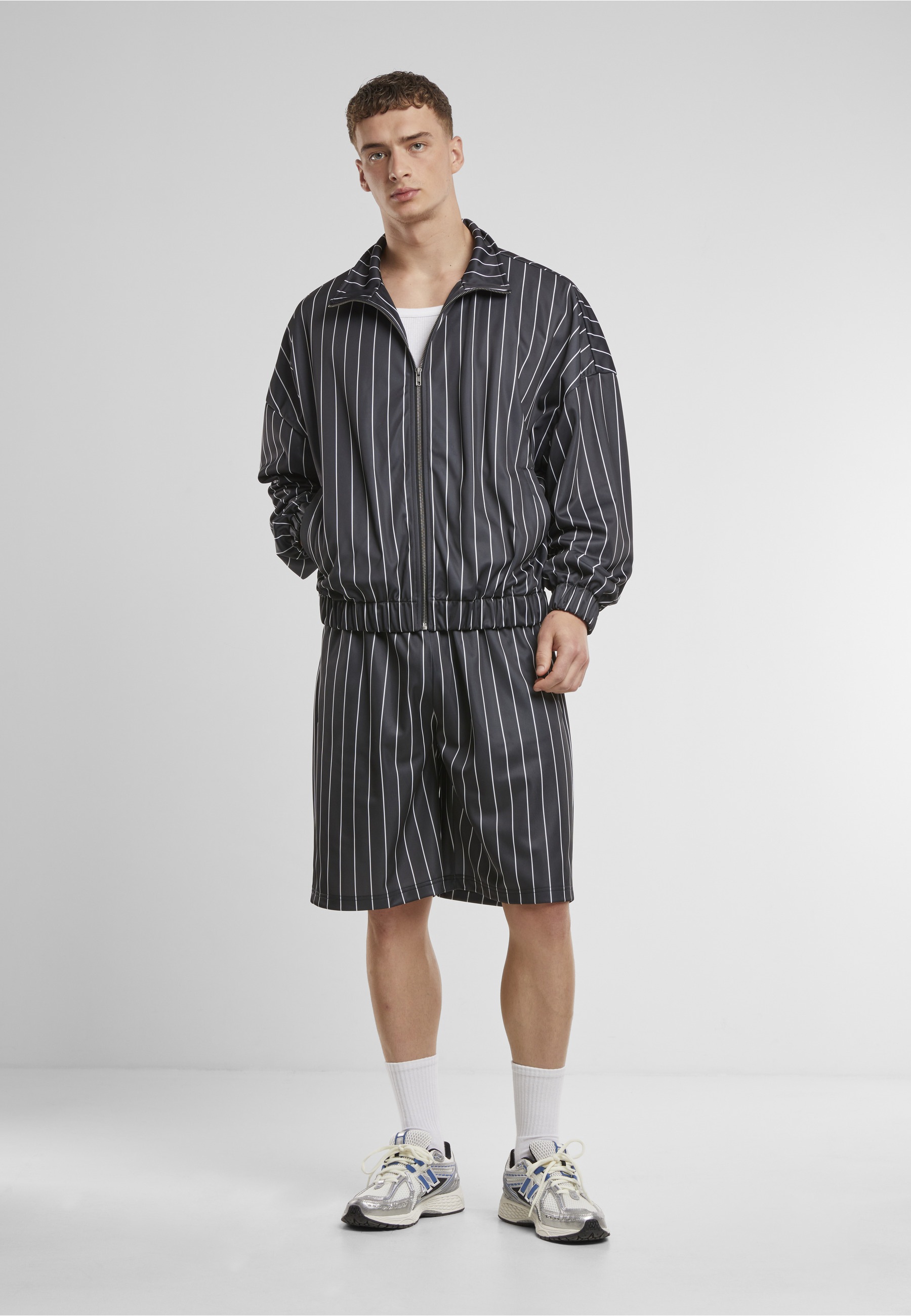 URBAN CLASSICS Sweater »Urban Classics Pinstripe Trackjacket«, 1
