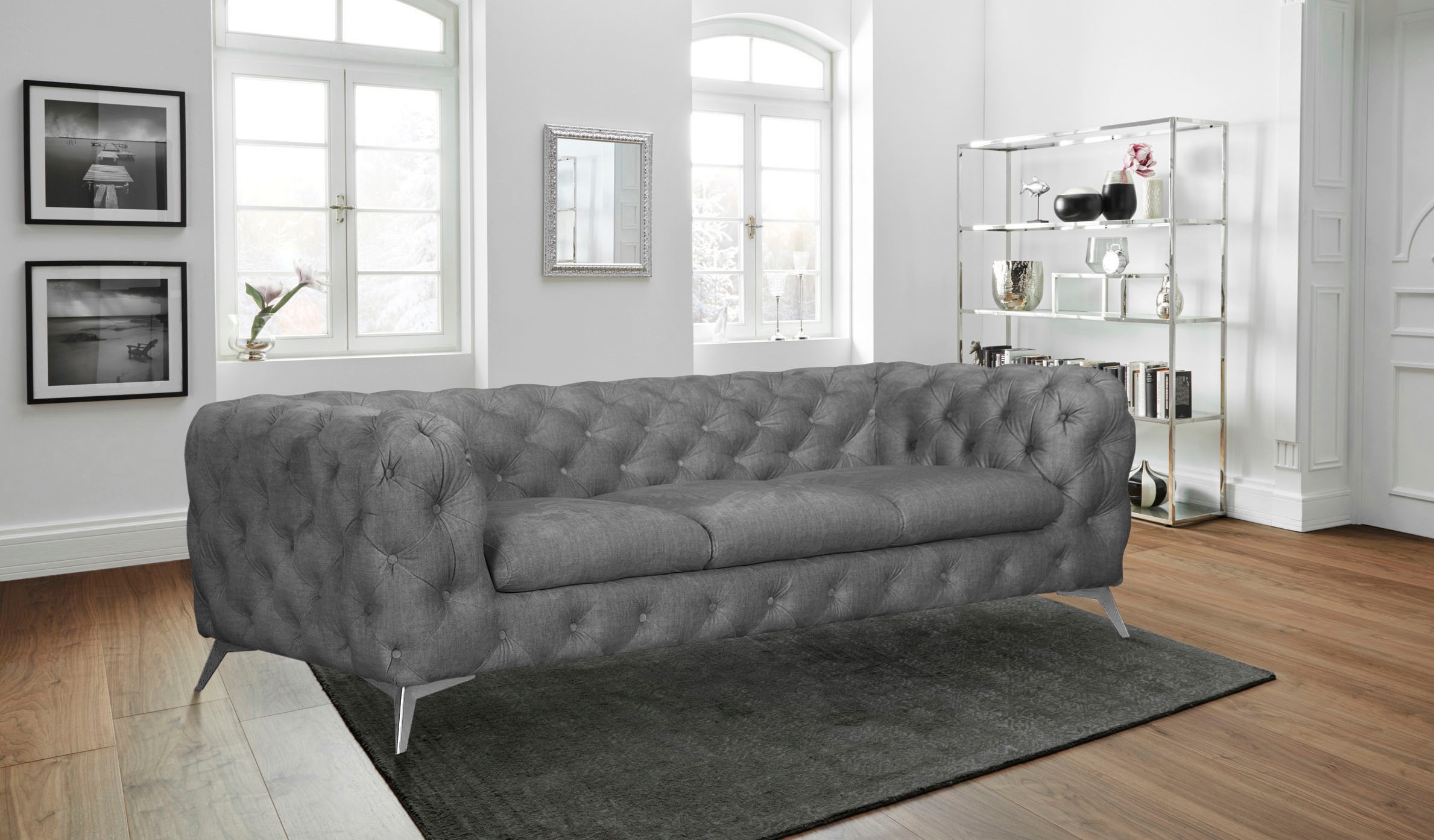 Leonique Chesterfield-Sofa »Glynis«, aufwändige Knopfheftung, moderne Chesterfield Optik, Fußfarbe wählbar