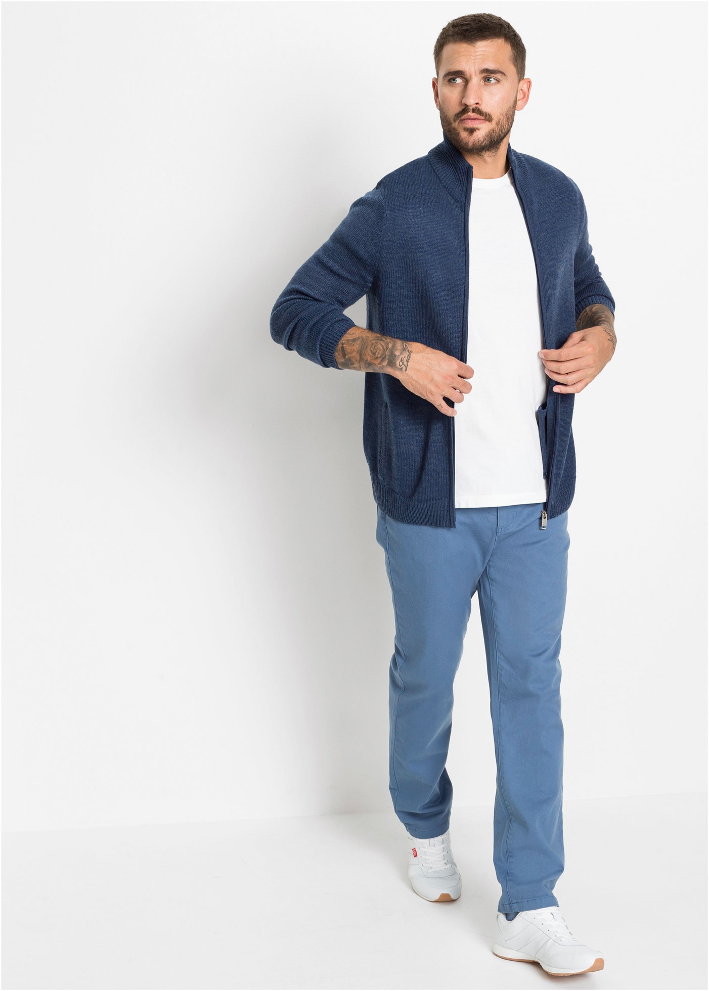 bonprix Strickjacke »Feinstrickjacke« mit Stehkragen, Regular Fit, aus Polyacryl, mit Reißverschluss