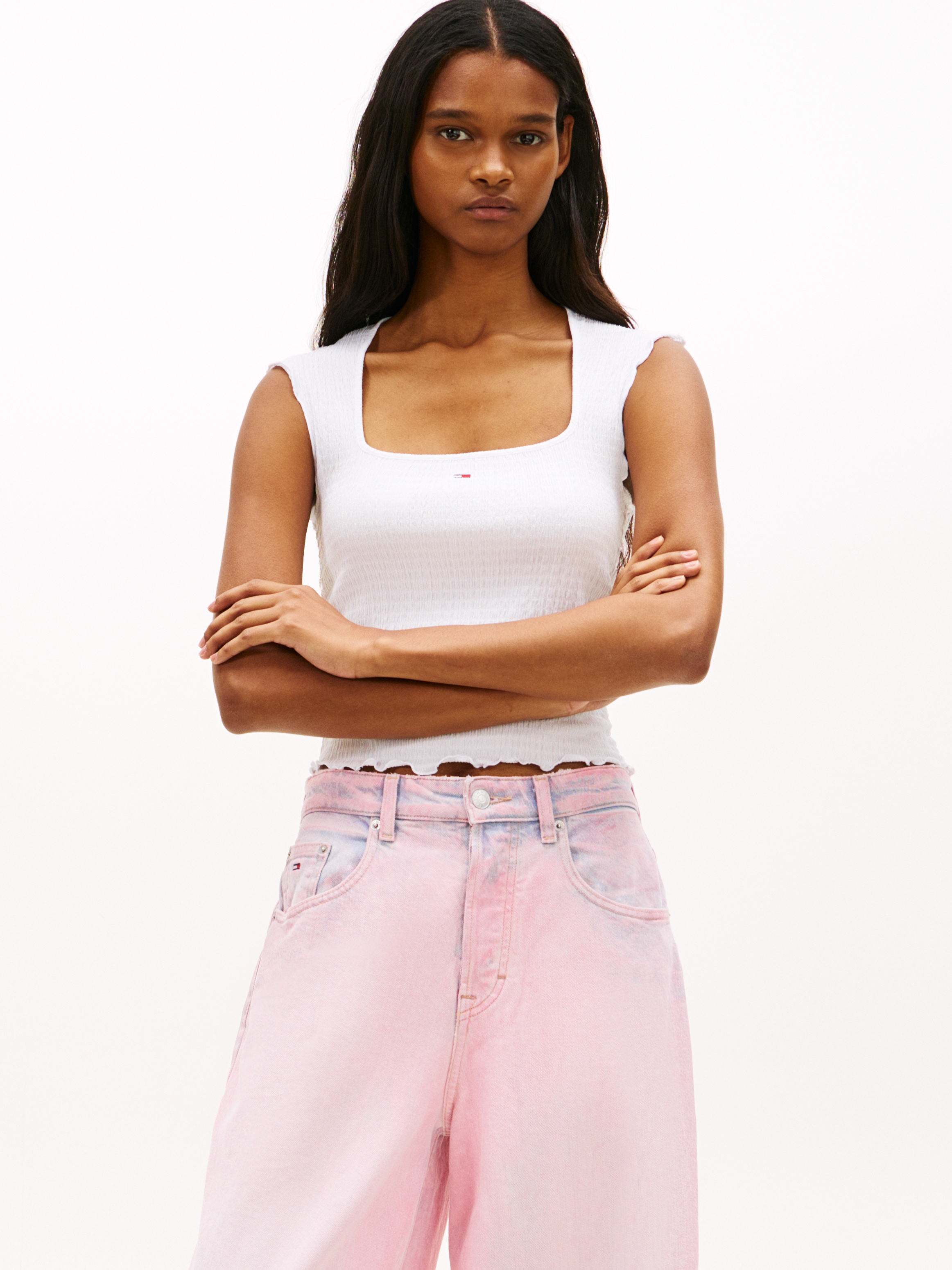 Tommy Jeans Kurzarmshirt »TJW SLIM SH SQUARE NCK SMOCK TOP« mit dem gewellten Saum