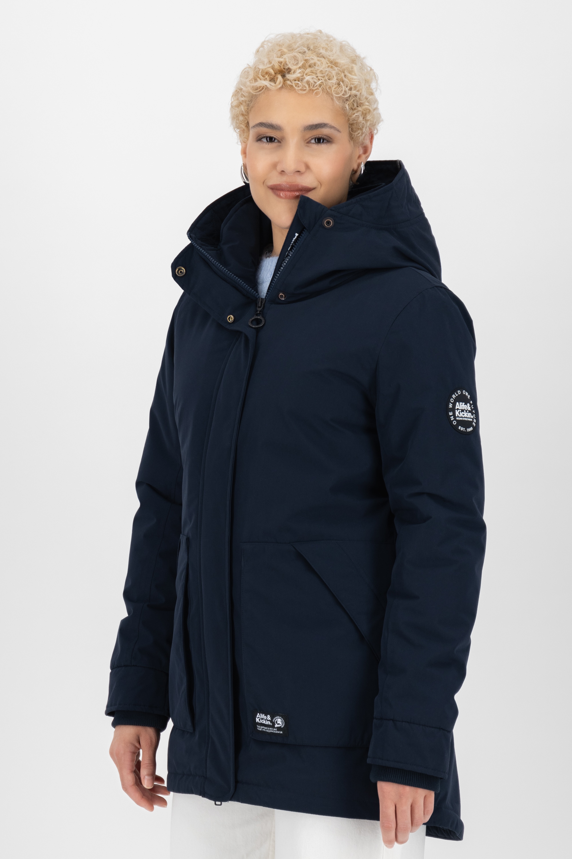 Alife & Kickin Winterjacke »Damen FloraAK A«, mit Kapuze, Gefütterte Winterjacke mit kuscheligem Innenfell und großer Kapuze