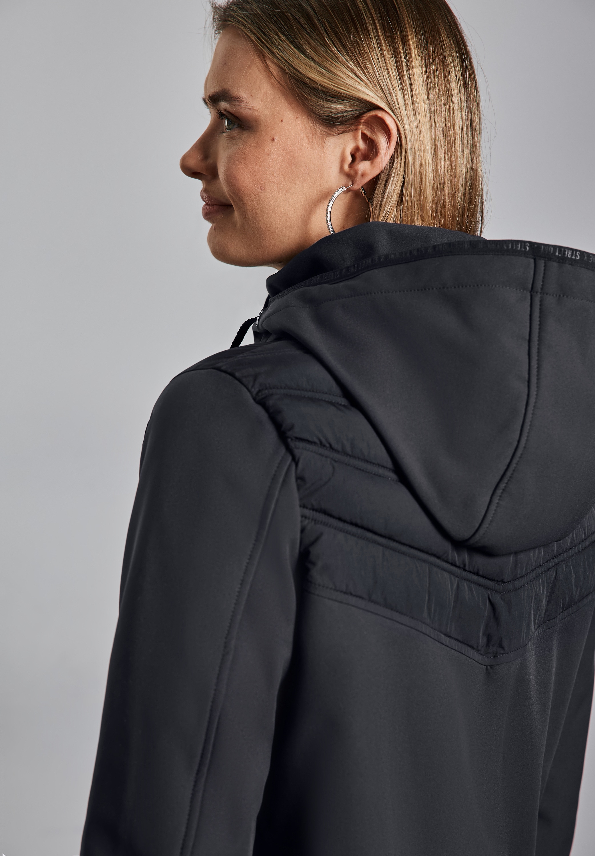 STREET ONE Softshelljacke, mit Kapuze, mit Kapuze und Tunnelzug