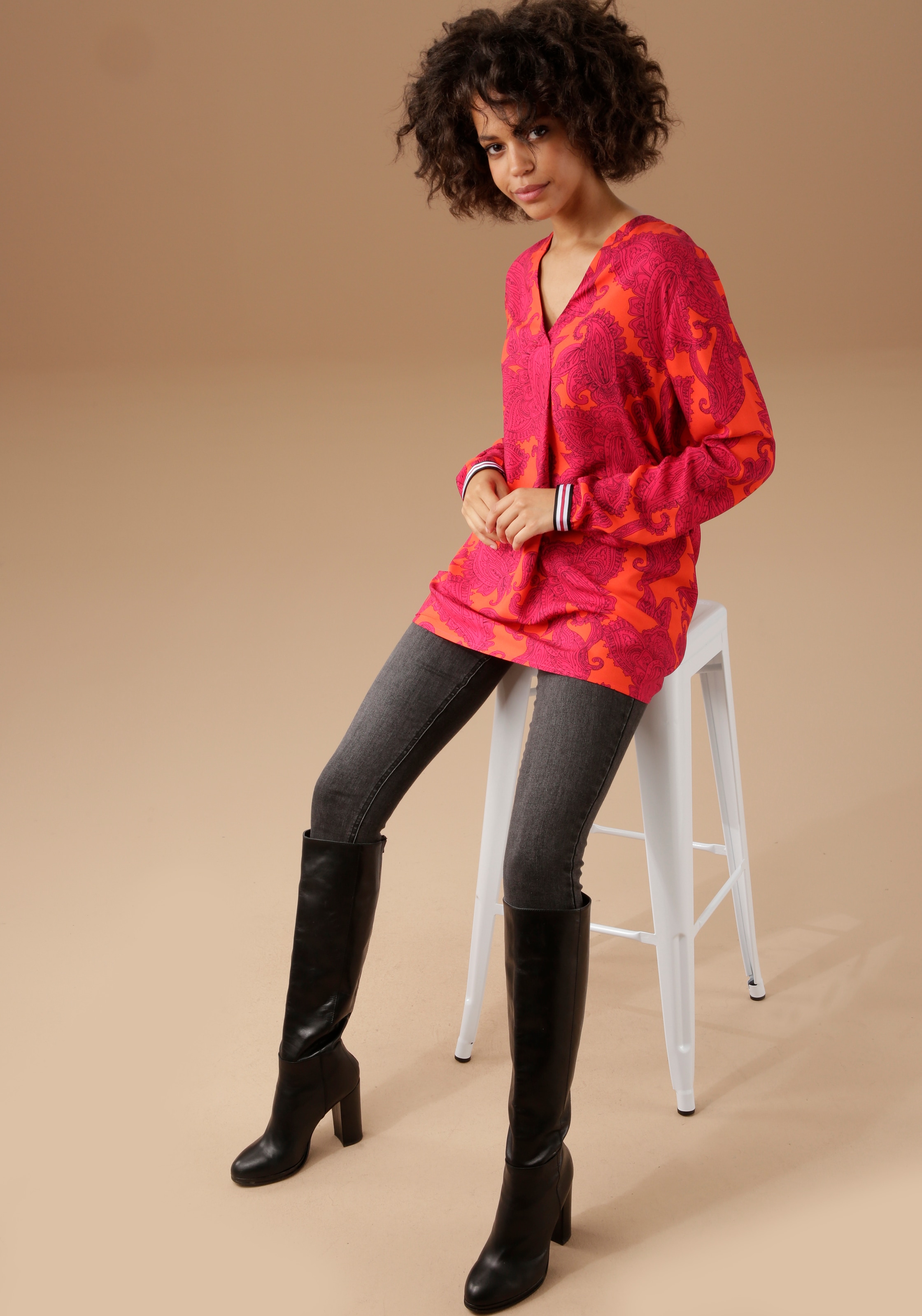Aniston CASUAL bestellen Ornament-Druck Schlupfbluse, BAUR großflächigem mit online farbenfrohem, 