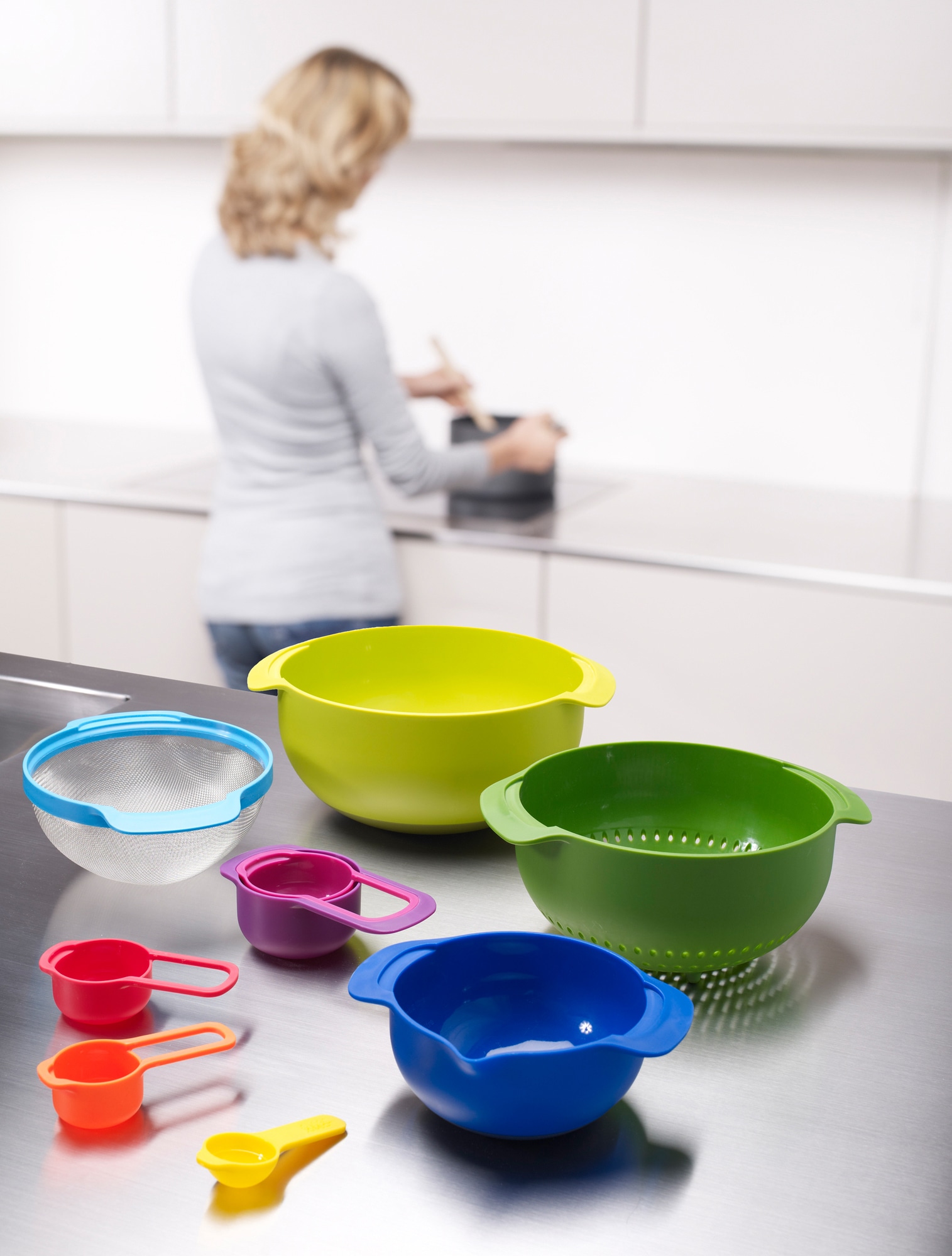 Joseph Joseph Schüssel "Nest 9 Plus" 9 Stk. aus Kunststoff platzsparend,Rührschüssel,Abtropfsieb,Sieb, Rührschüssel,Messbecher