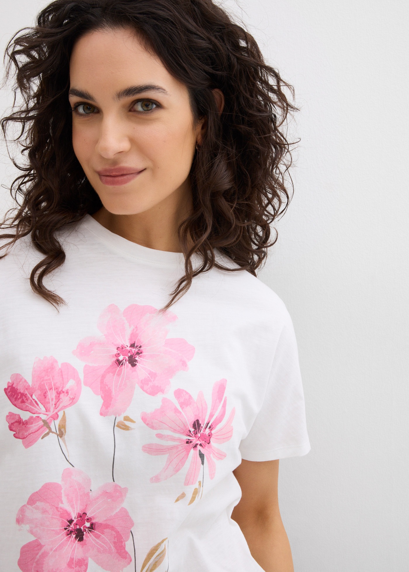 bonprix T-Shirt aus reiner Baumwolle, Ballonform, mit floralem Print, kurzärmelig