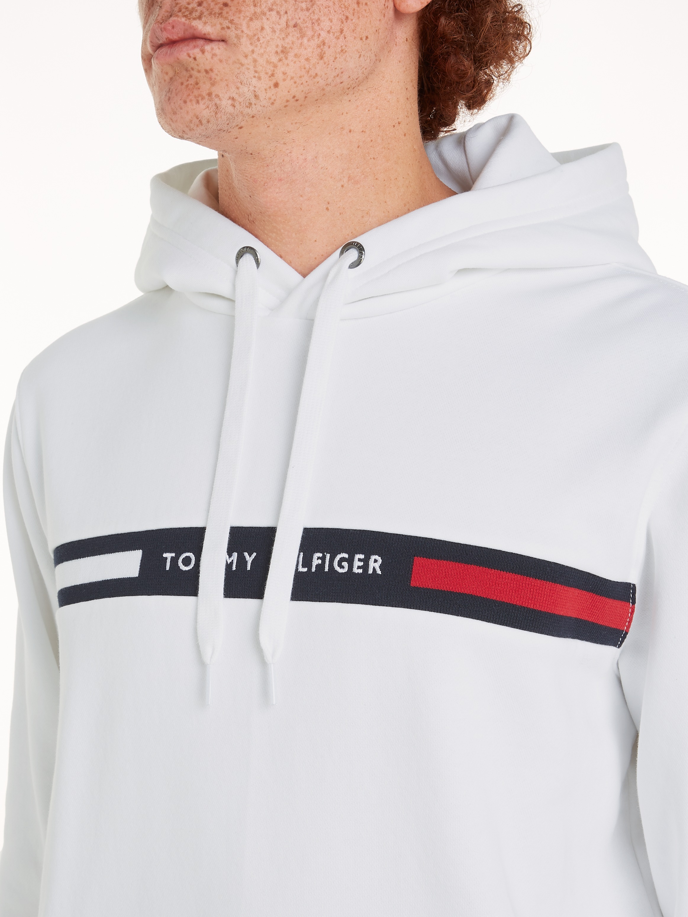 Tommy Hilfiger Kapuzensweatshirt »HILFIGER CHEST INSERT HOODY«, mit Kapuze, Kängurutasche, Logoschriftzug