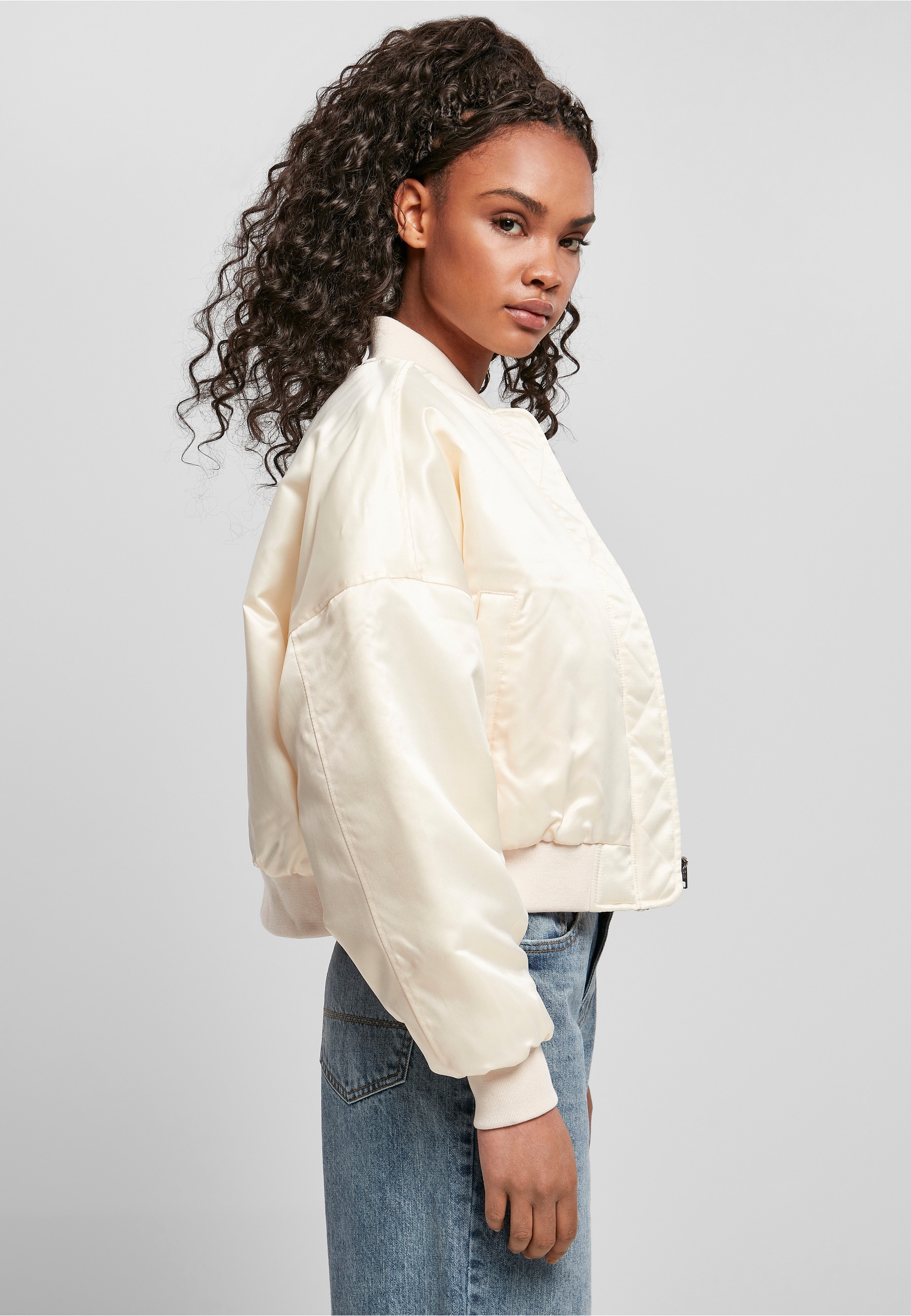URBAN CLASSICS Bomberjacke »Urban Classics Damen Ladies Short Oversized Satin Bomber Jacket« 1 Stk. tlg. ohne Kapuze