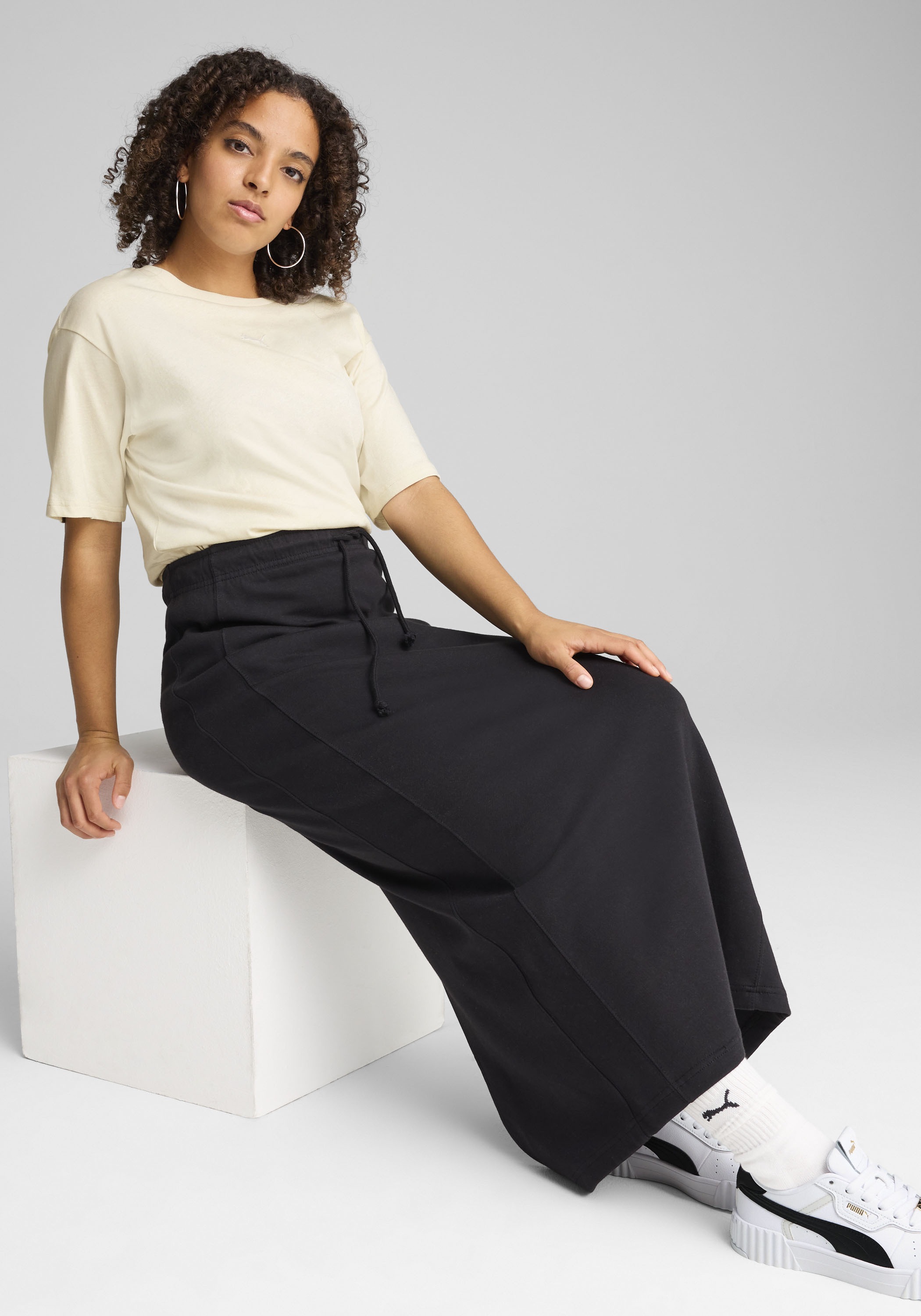 PUMA T-Shirt »ESS RELAXED TEE« Kurzarm, Rundhalsausschnitt