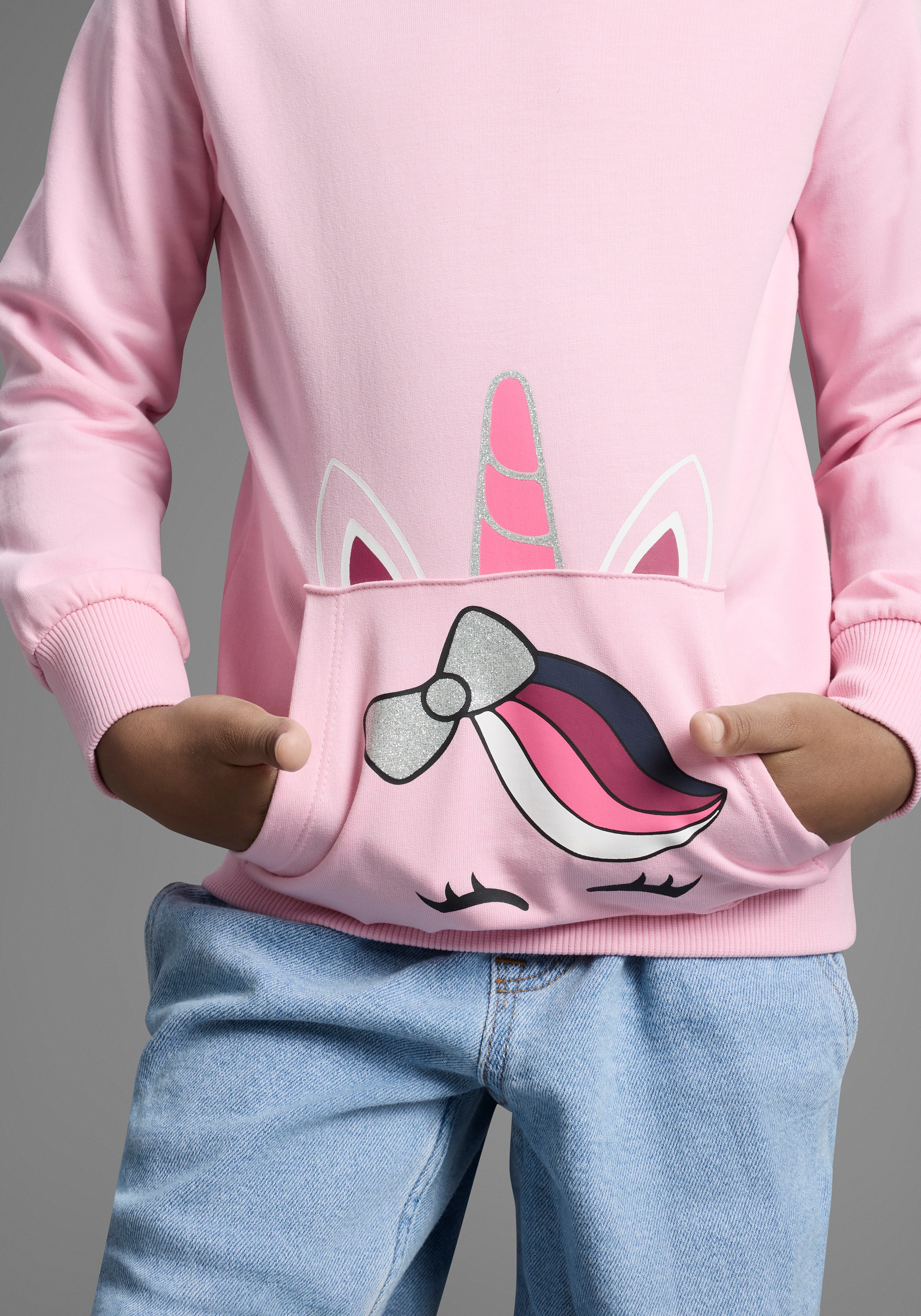 Thumbnail - KIDSWORLD Kapuzensweatshirt ", Longsweatshirt mit niedlichem Einhorn" Langarm, Basic-Passform, bedruckt, mit Kapuze, aus...