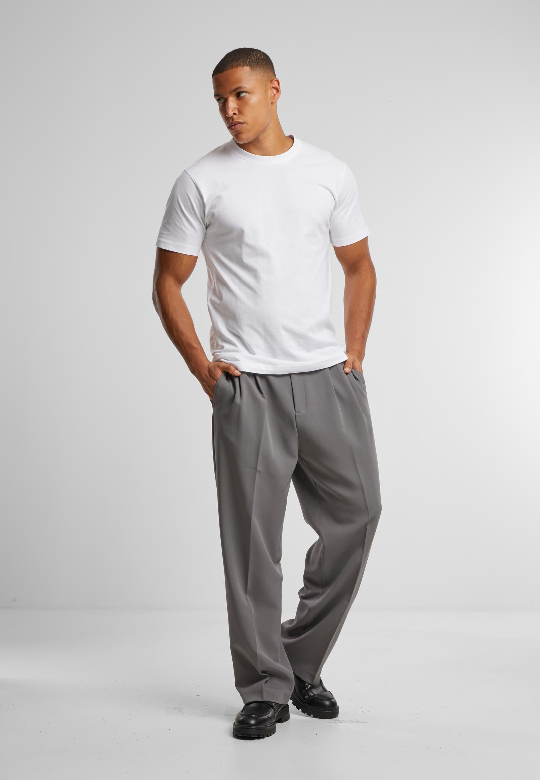 URBAN CLASSICS Stoffhose »Urban Classics Double Pleated Dressed Pants«, (1 tlg.)