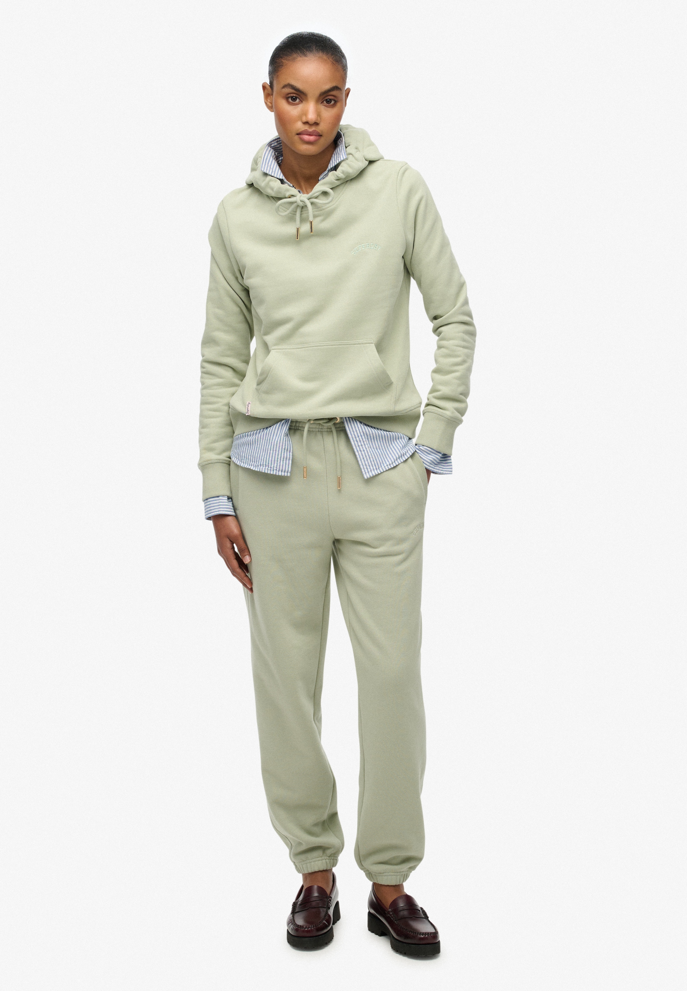 Superdry Sweathose »Essential Logo Jogger Hb«  lockere Passform, aus Baumwolle, mit Kordel und Gummizug