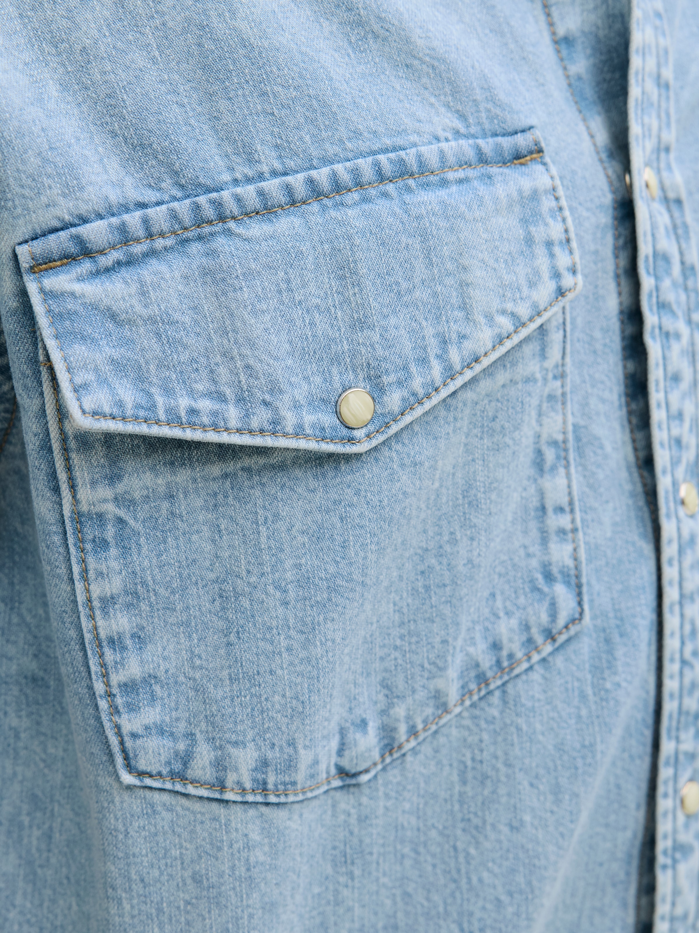 Jack & Jones Jeanshemd »JJEWESTERN JJSHIRT AT 187 NOOS« mit Brusttaschen