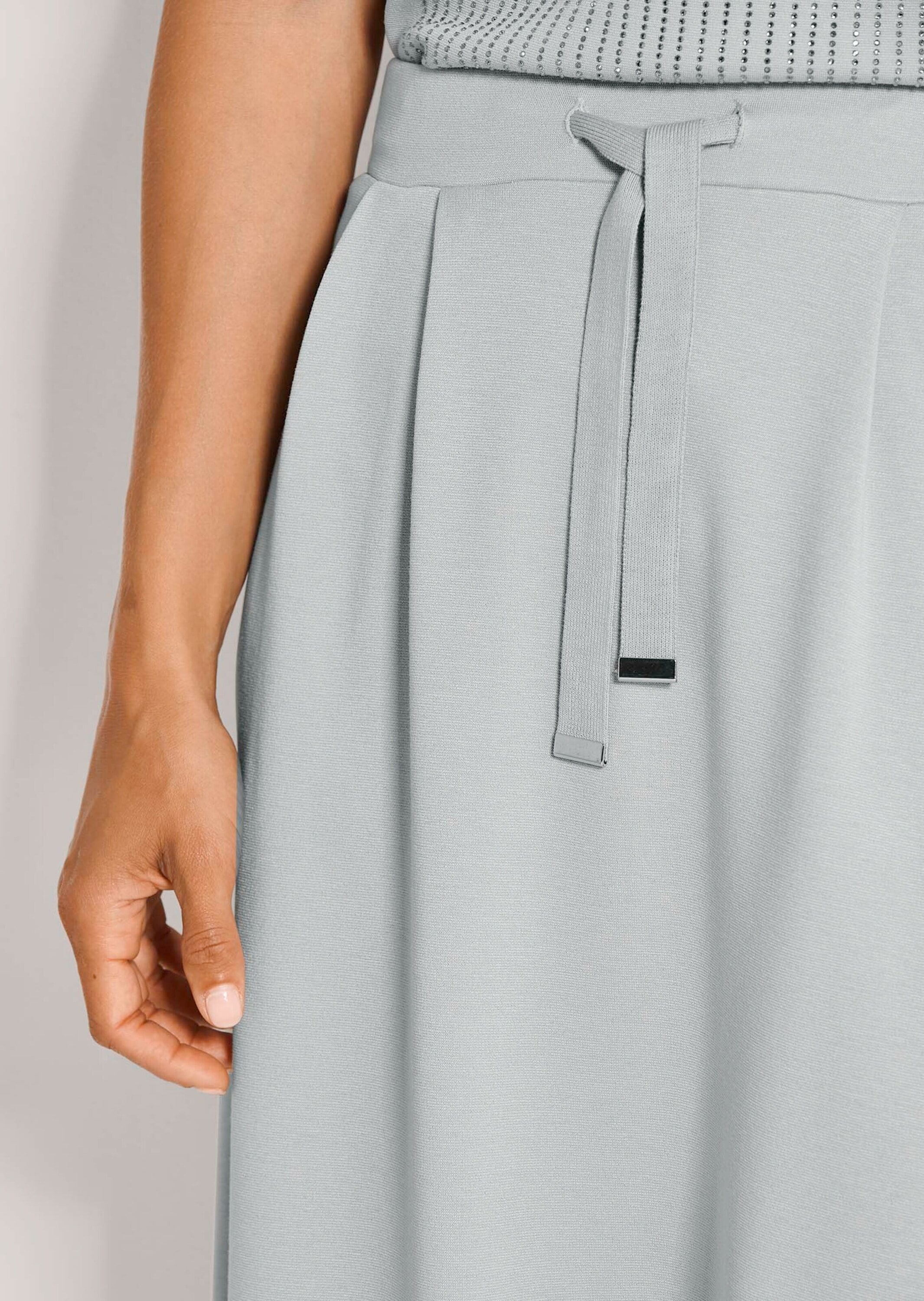 MADELEINE Midirock »Jerseyrock Viskoserock mit Schlupfbund« Dezente Bundfalten