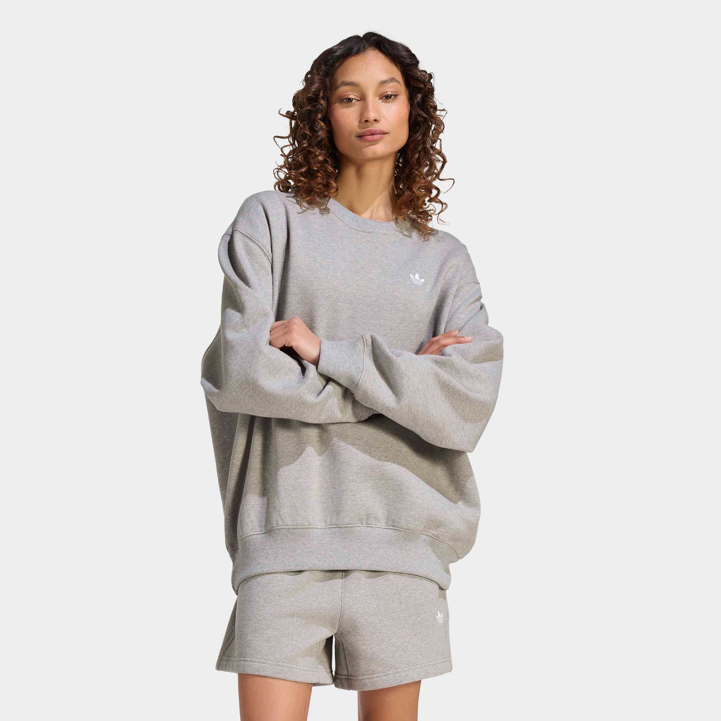 adidas Originals Sweatshirt "ESS FL CRW OS", mit Rundhalsausschnitt, ohne Verschluss, in normaler Schnittform