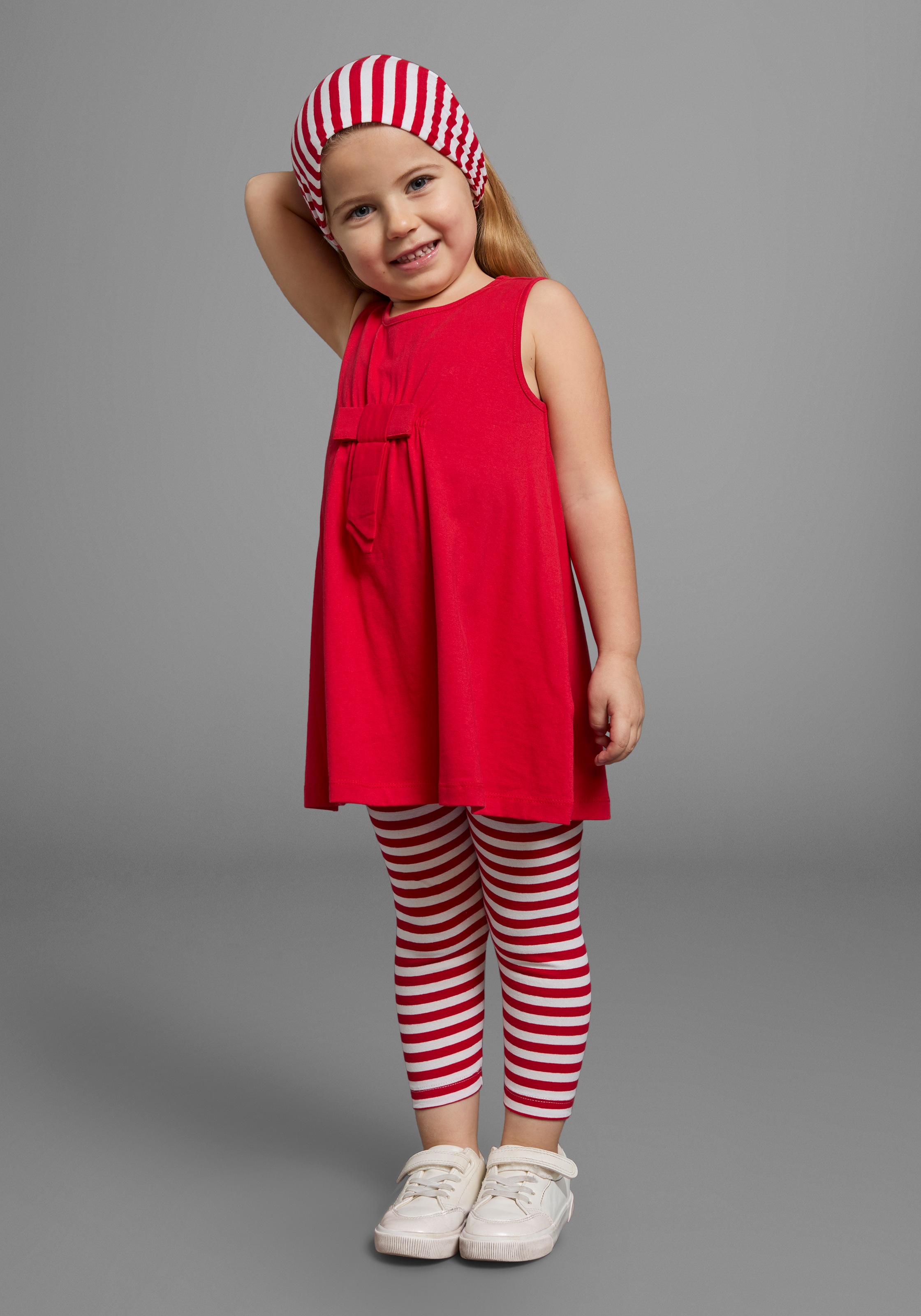 KIDSWORLD "3tlg. Set: Kleid, Capri und Haarband geringelt" Set, 3, 3 Capri und Haarband maritim geringelt