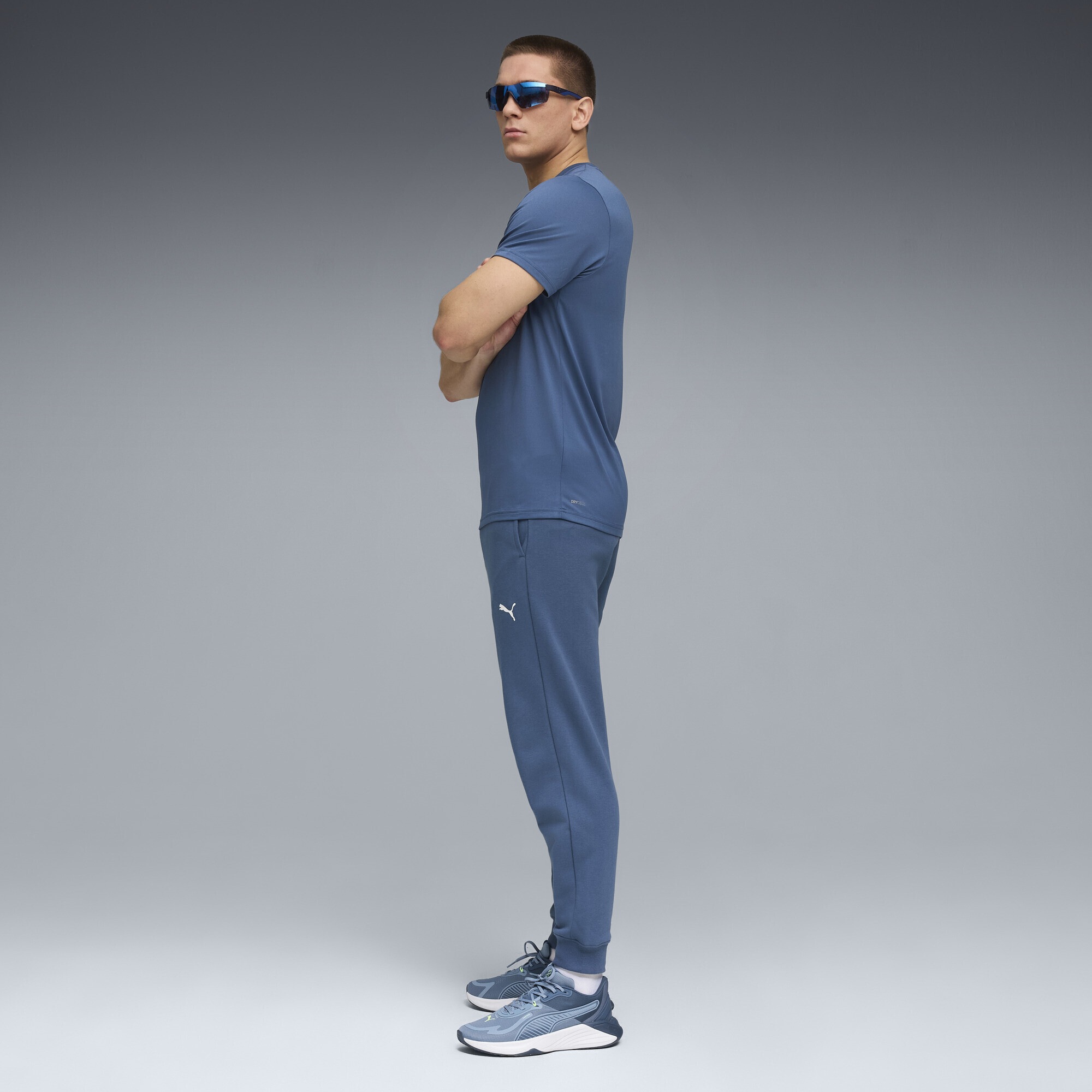 PUMA Trainingsshirt »TAD ESSENTIALS Einfarbiges T-Shirt mit Cat Logo Herren«