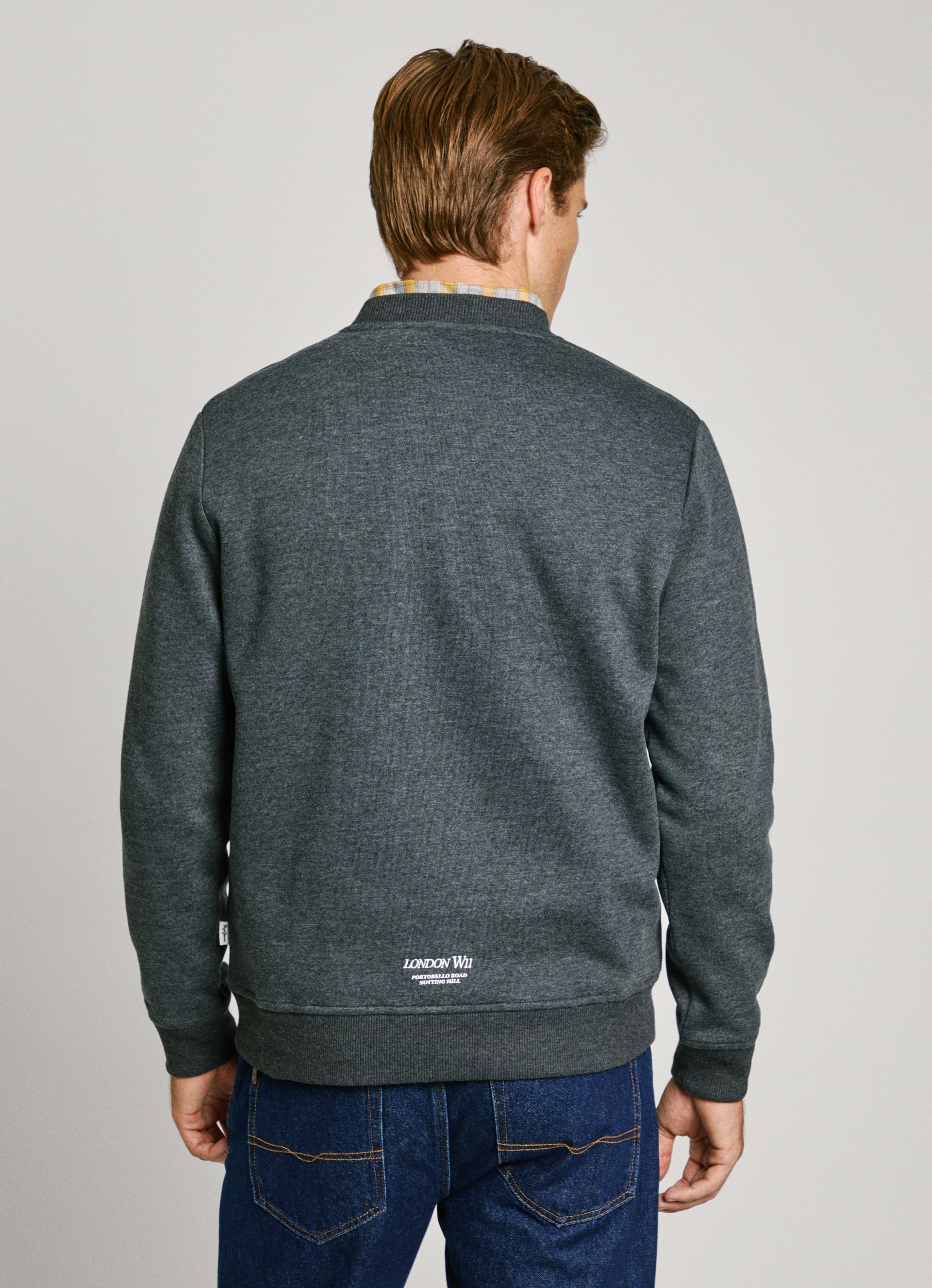 Pepe Jeans Sweatshirt »DAMIAN CREW«, mit Schrift-Detail auf dem Rücken