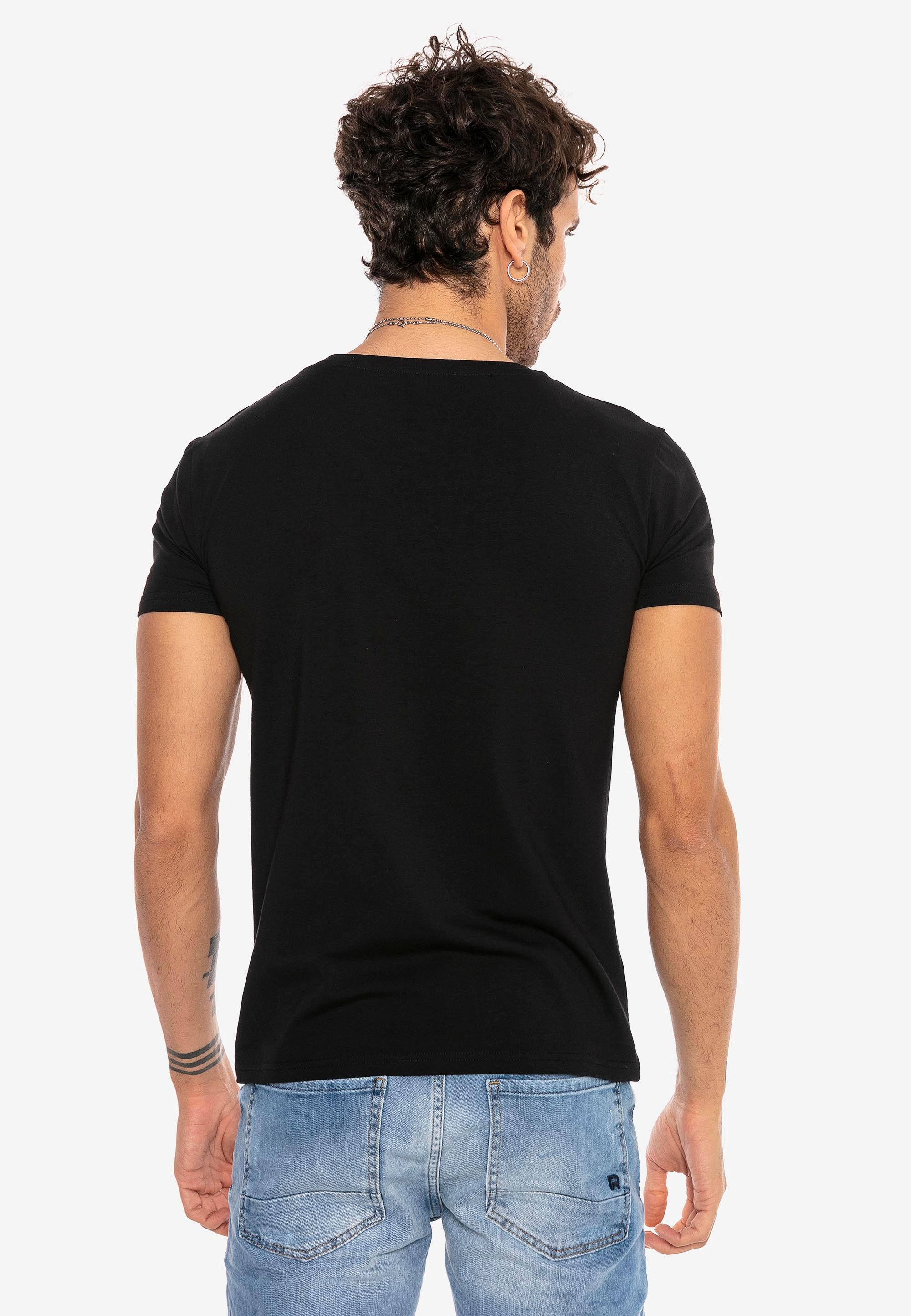 RedBridge T-Shirt »Charleston«, basic mit dezentem Logopatch aus Metall