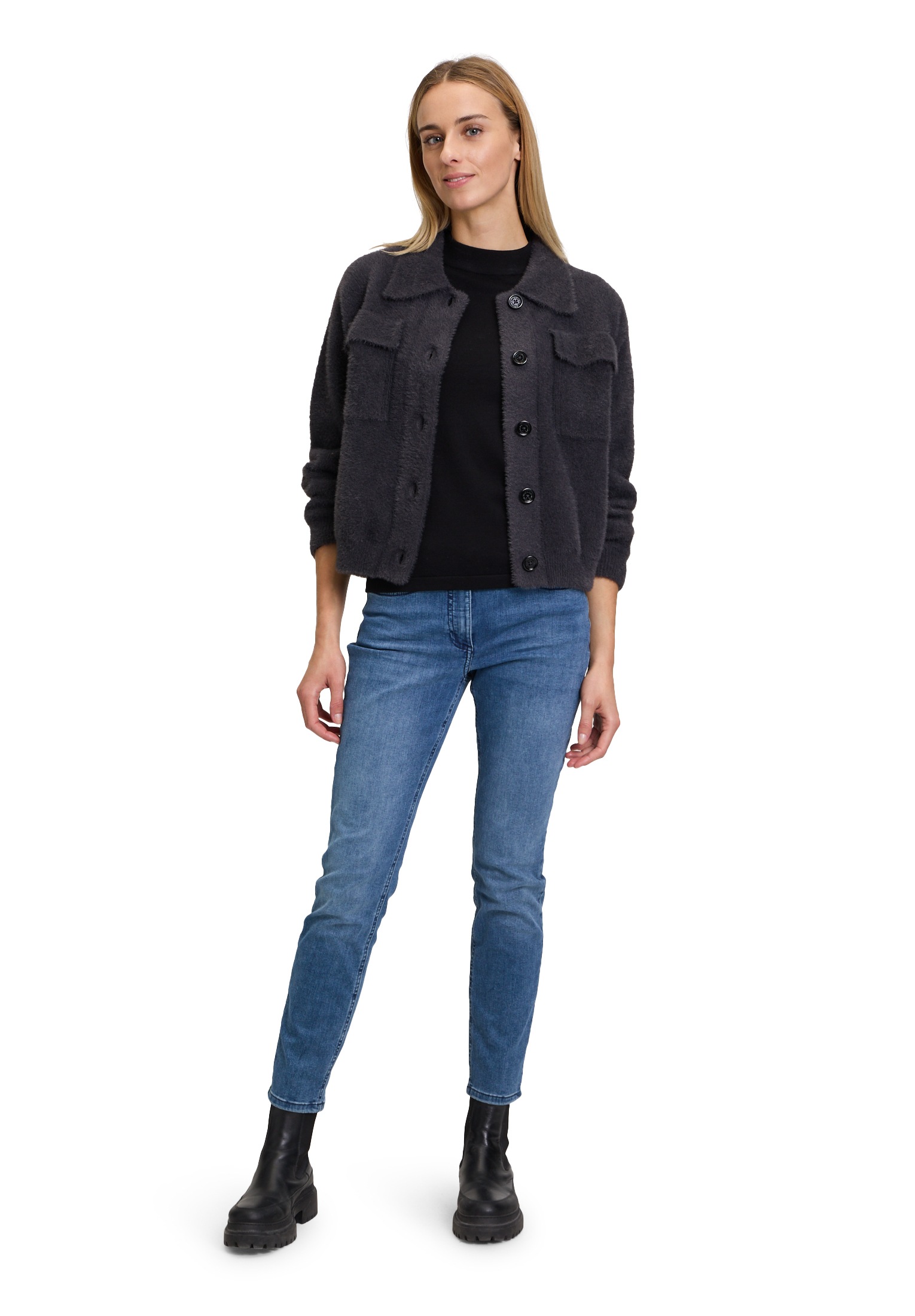 Amber & June Strickjacke »Amber & June Winter-Strickjacke mit aufgesetzter Brusttasche«, Taschen