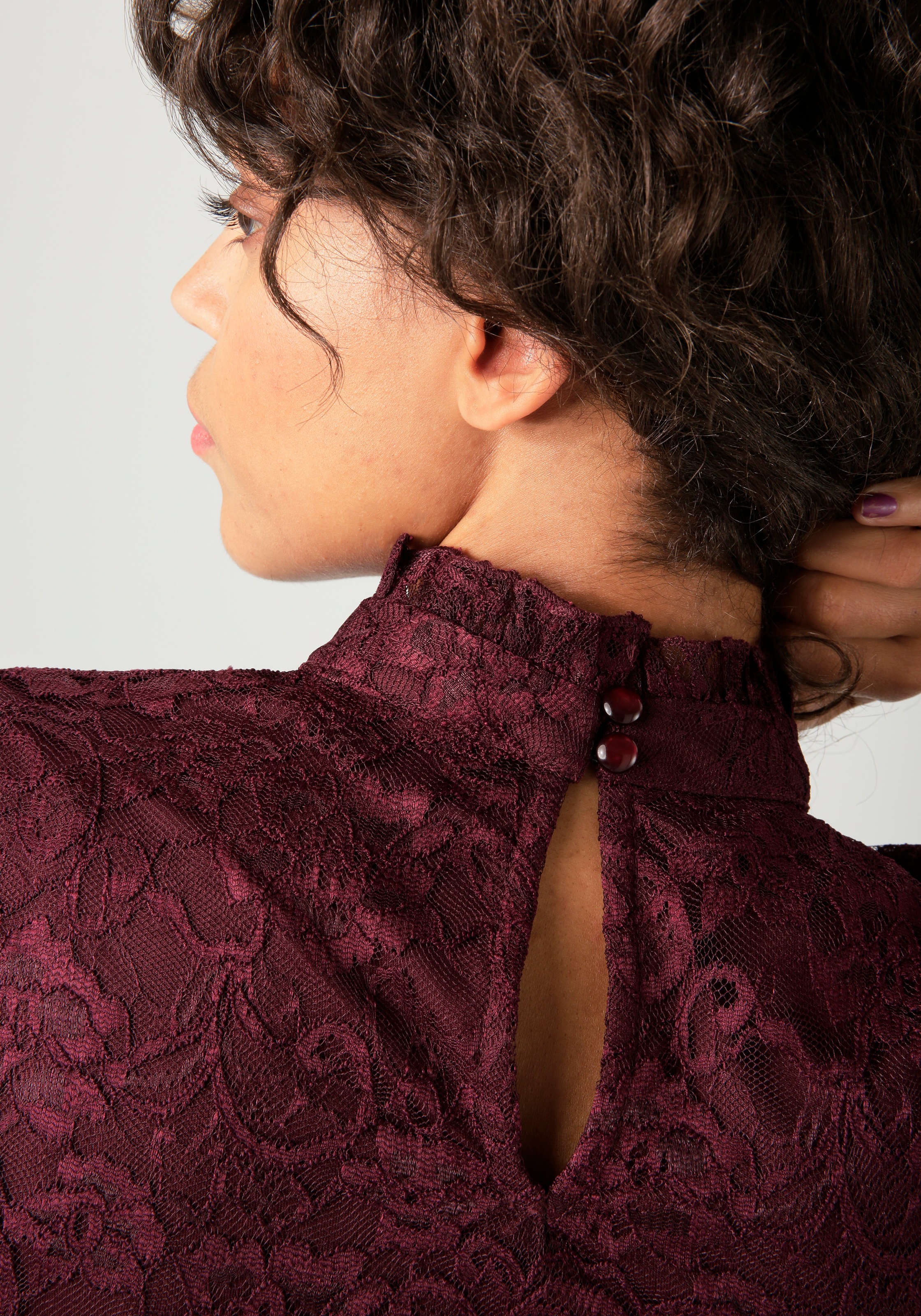 Thumbnail - Aniston CASUAL Spitzenbluse, aufwändig mit edlen Rosen verziert - NEUE KOLLEKTION