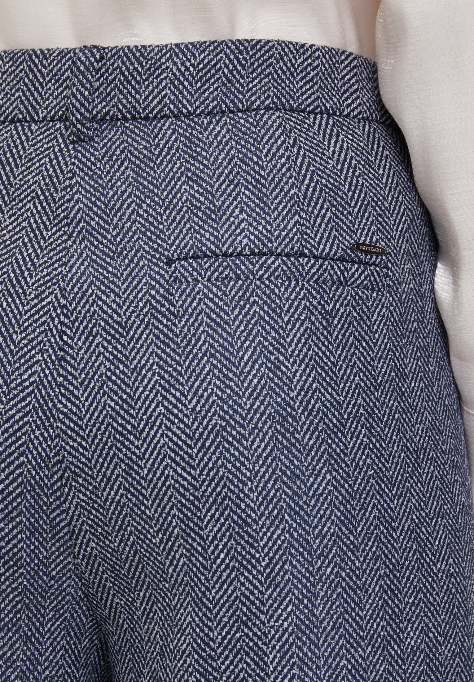 Betty&Co Anzughose »Betty & Co Damen Anzughose mit weitem Bein«, Material