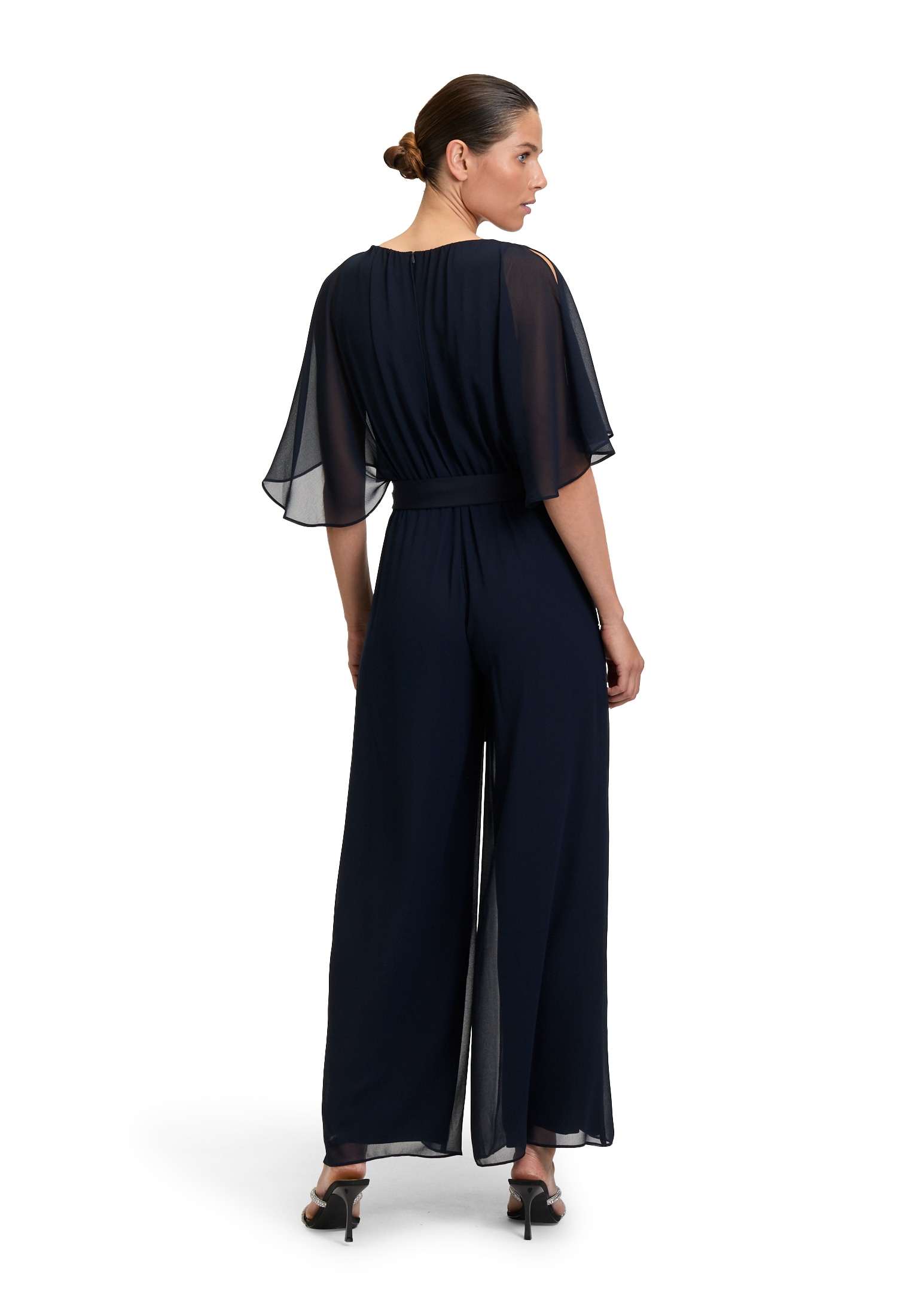 Vera Mont Overall »Vera Mont Jumpsuit mit Bindegürtel«, (1 tlg.), Design