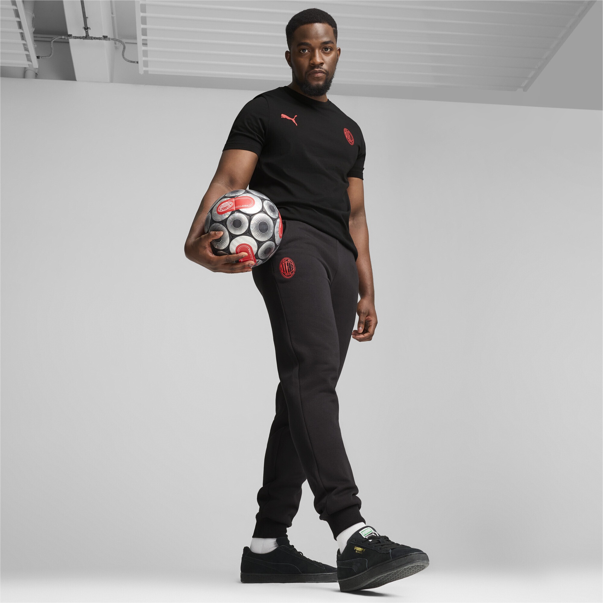 PUMA Sporthose »AC Milan ftblESSENTIALS Hose Herren«