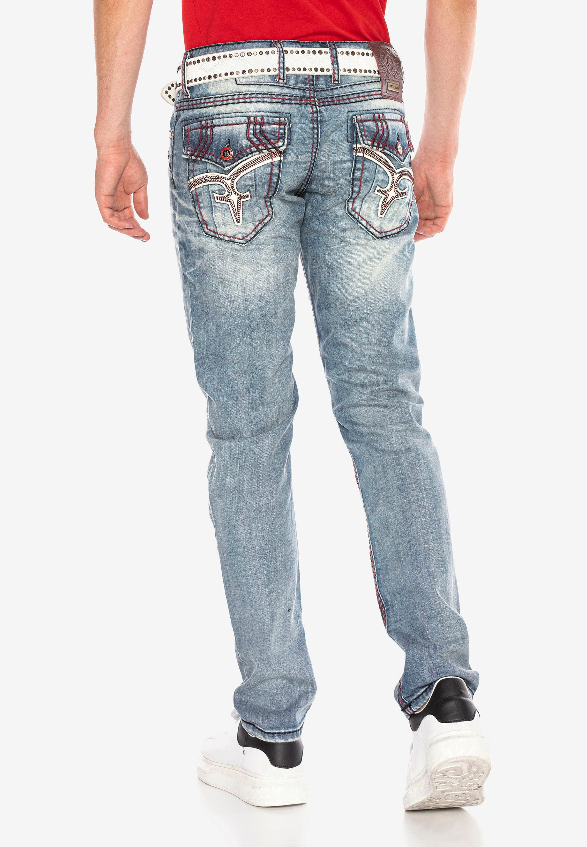 Cipo & Baxx Straight-Jeans, in modischem Design