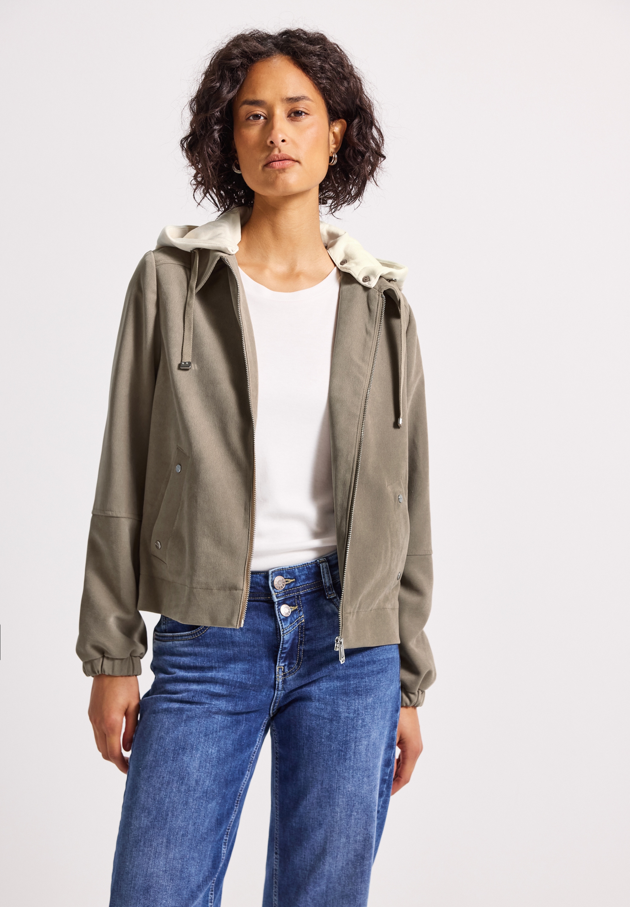 STREET ONE Kurzjacke, mit Kapuze, in Cord-Optik günstig online kaufen