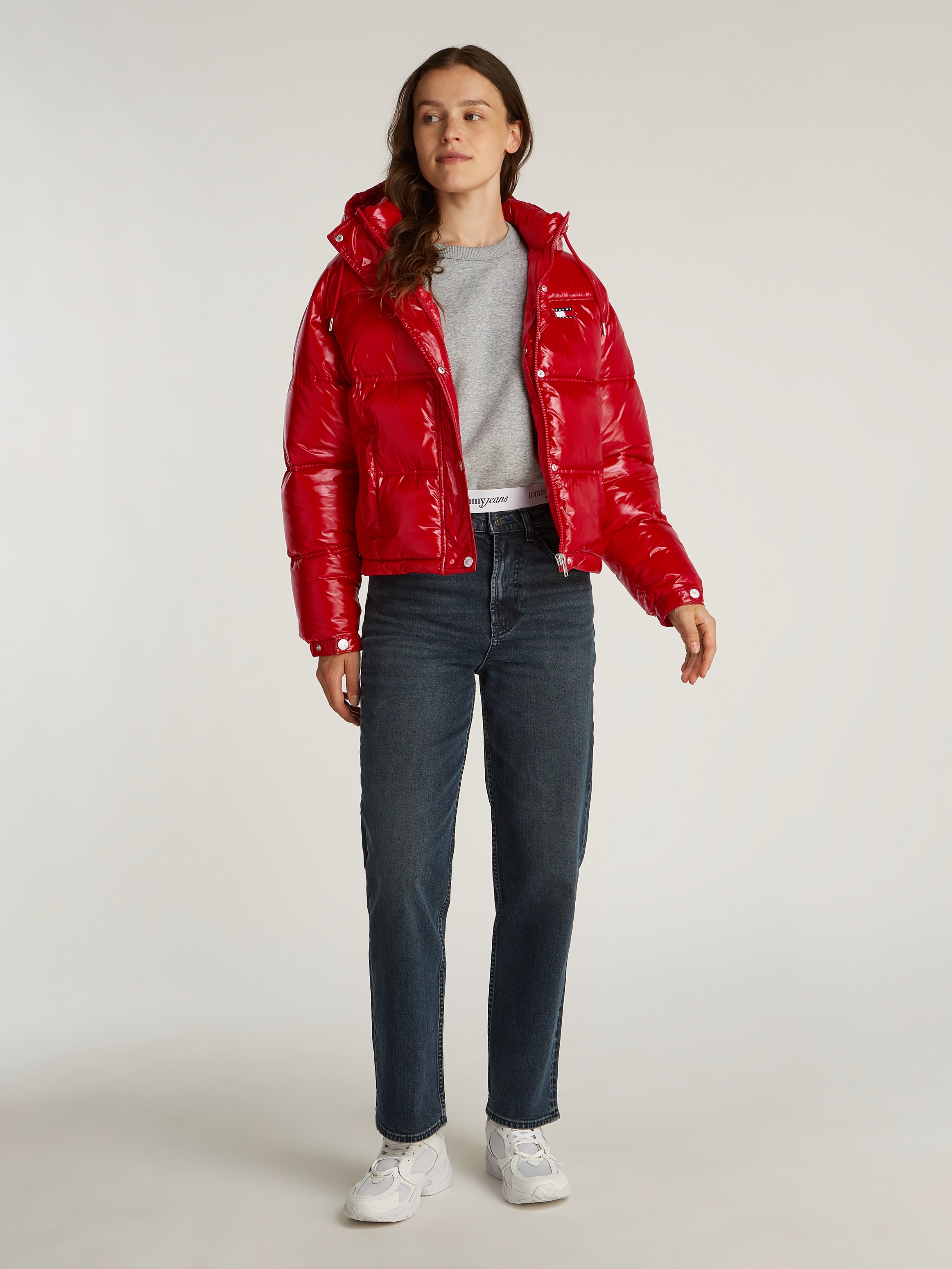 Tommy Jeans Steppjacke, mit Kapuze, in glänzender Optik