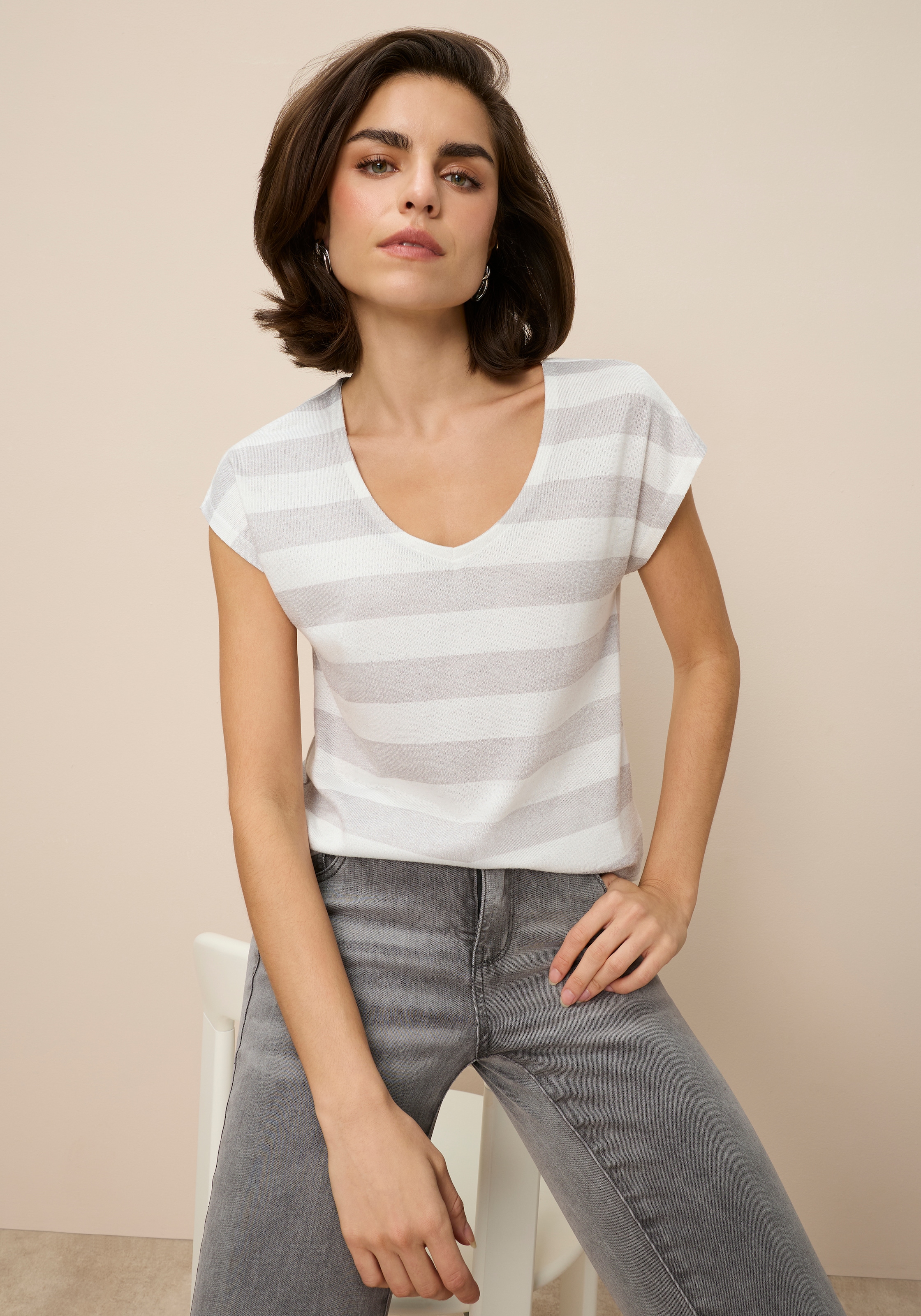 Tamaris V-Shirt mit lässigem Schnitt und Streifen günstig online kaufen