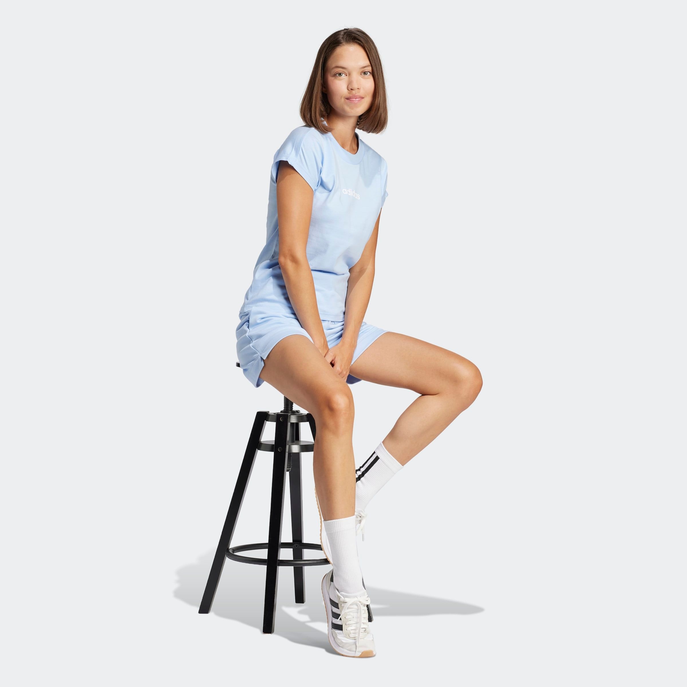 adidas Sportswear Shorts »W LIN FT SHO«, (1 tlg.), Mitelhoher Bund mit Kordelzug, aus weichem French Terry