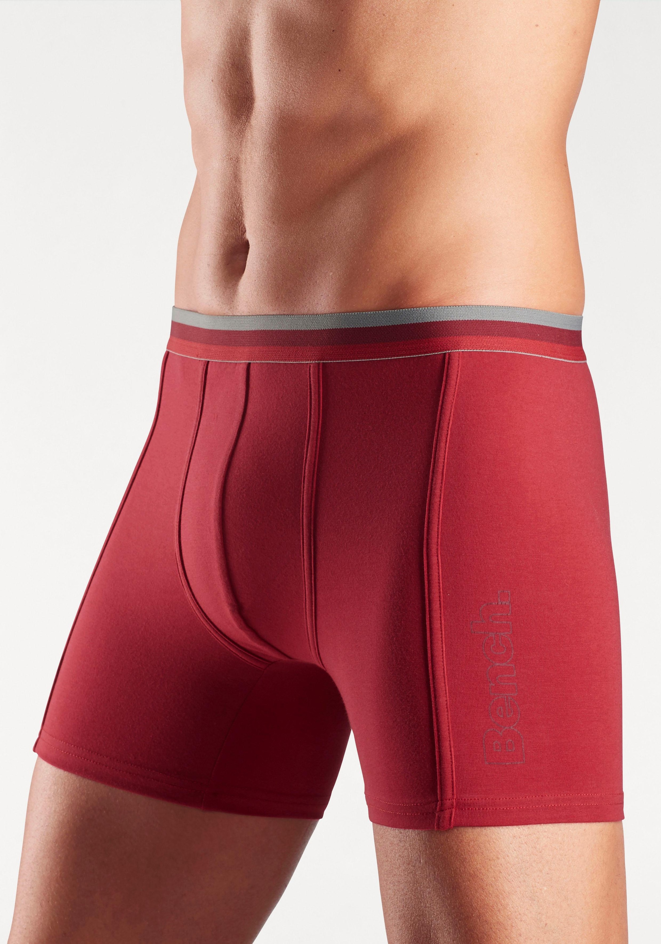 Bench. Langer Boxer, (Packung, 3 St.), Unterhosen mit elastischem Bund und Logodruck auf dem Bein