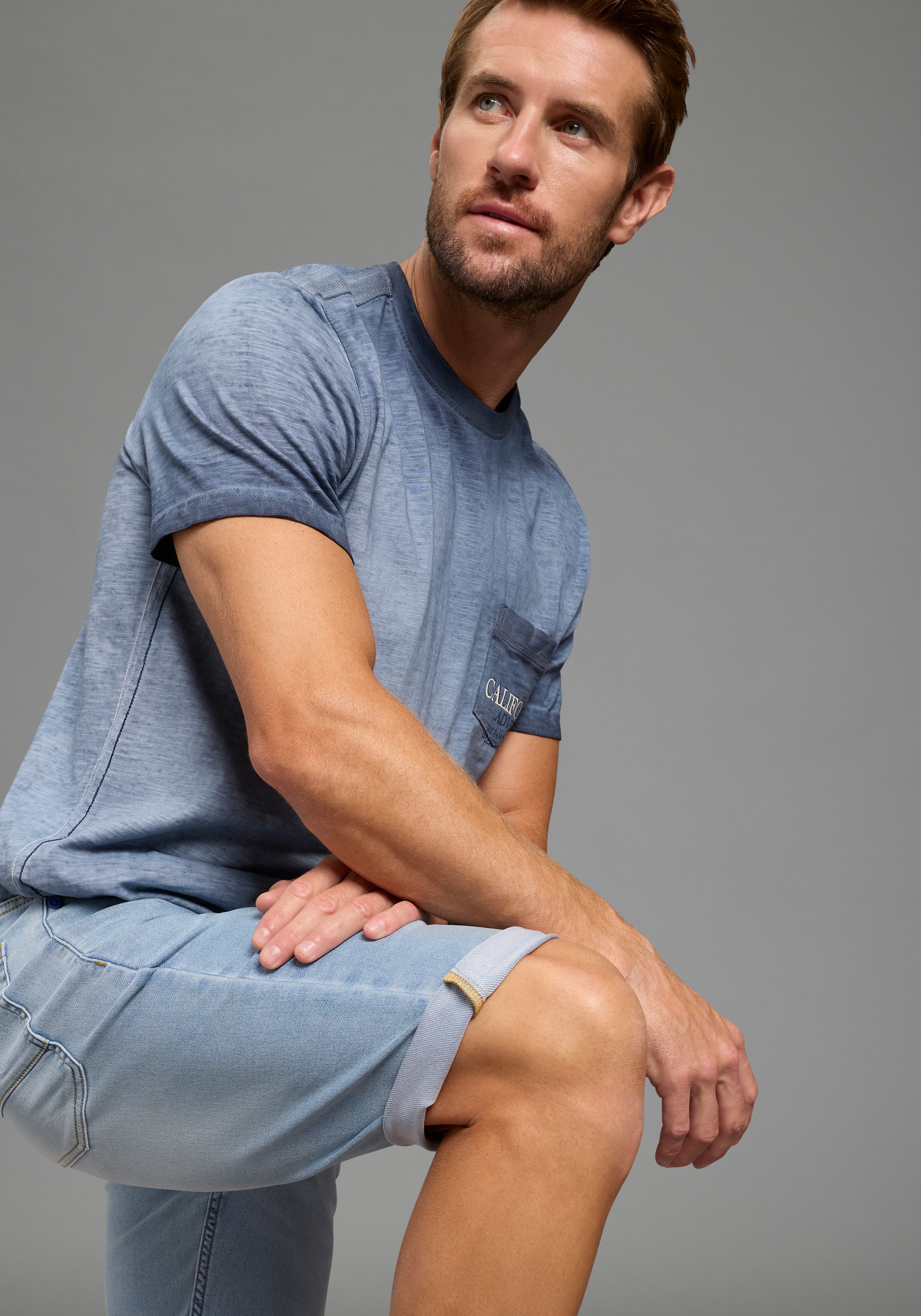 KangaROOS Jogg-Jeansbermudas Regular Fit, gerade geschnittenes Bein
