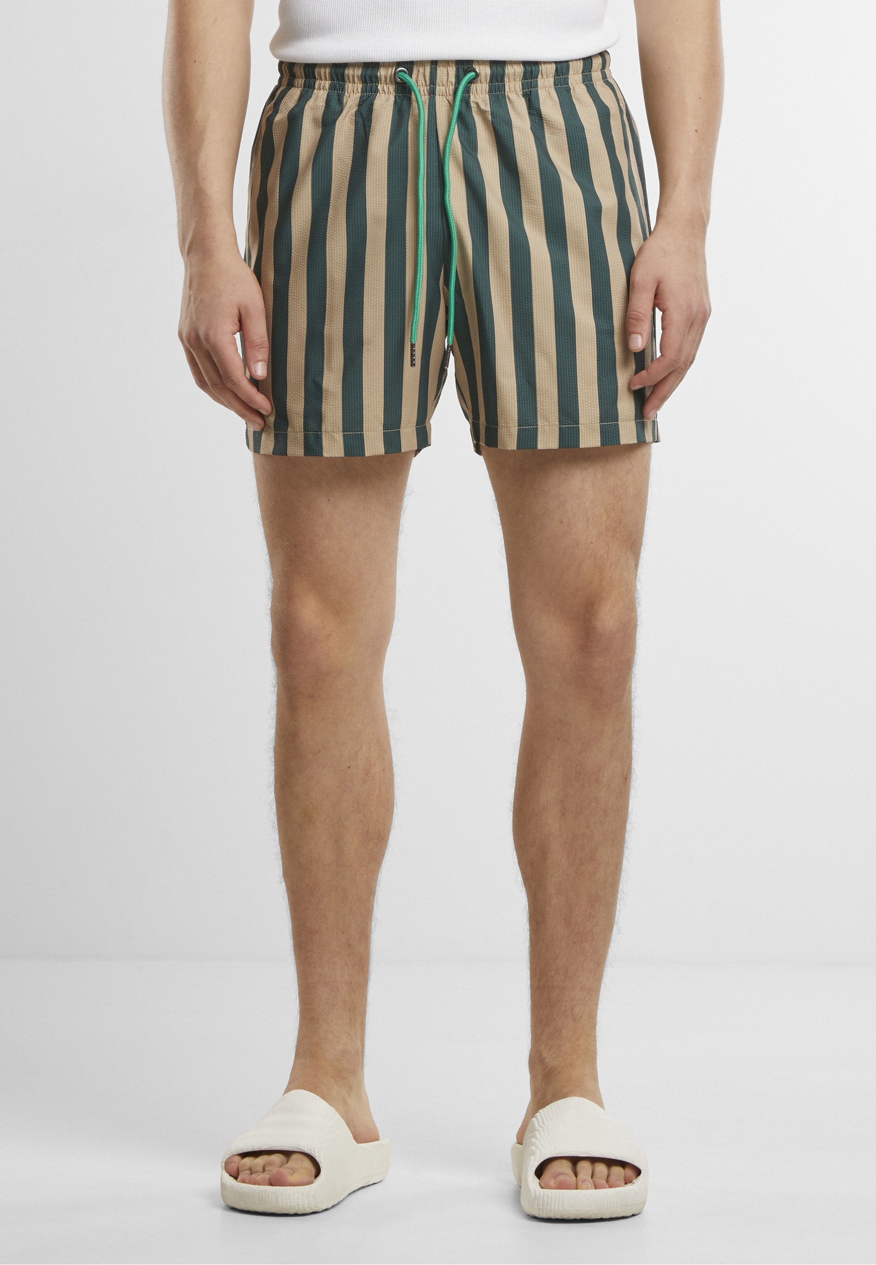 URBAN CLASSICS Badeshorts »Urban Classics Striped Seersucker Swim Shorts«