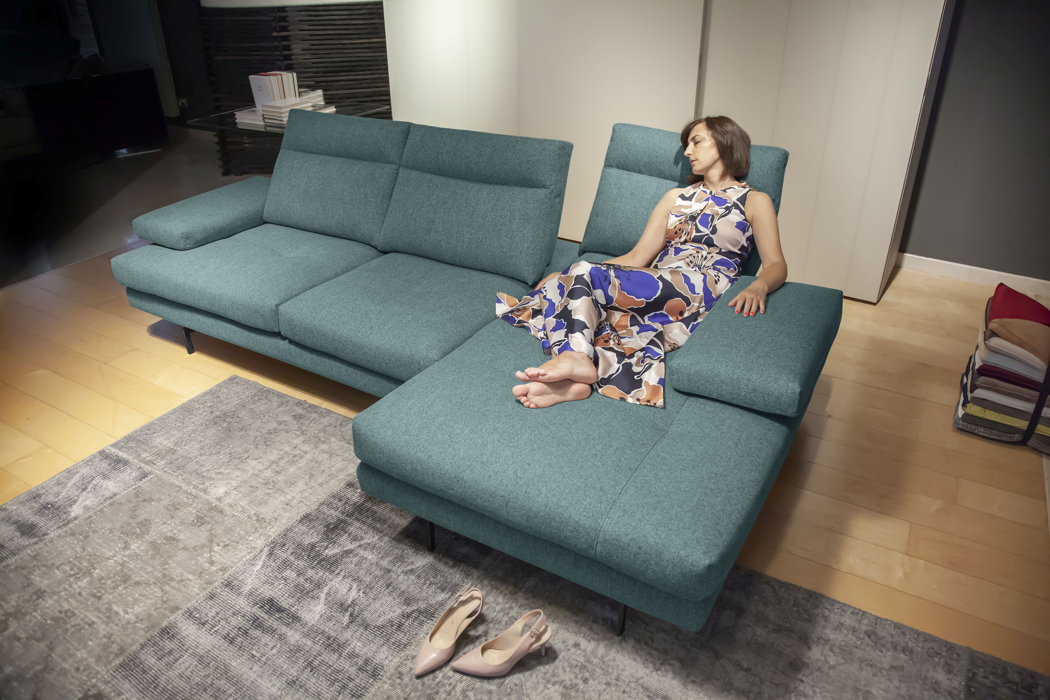 CALIA ITALIA Ecksofa "Toby Wing, B/T: 308/153 cm, Multifunktionssofa, Designsofa, L-Form" inkl. Sitztiefenverstellung und Armlehnfunktion, Füße in schwarz matt