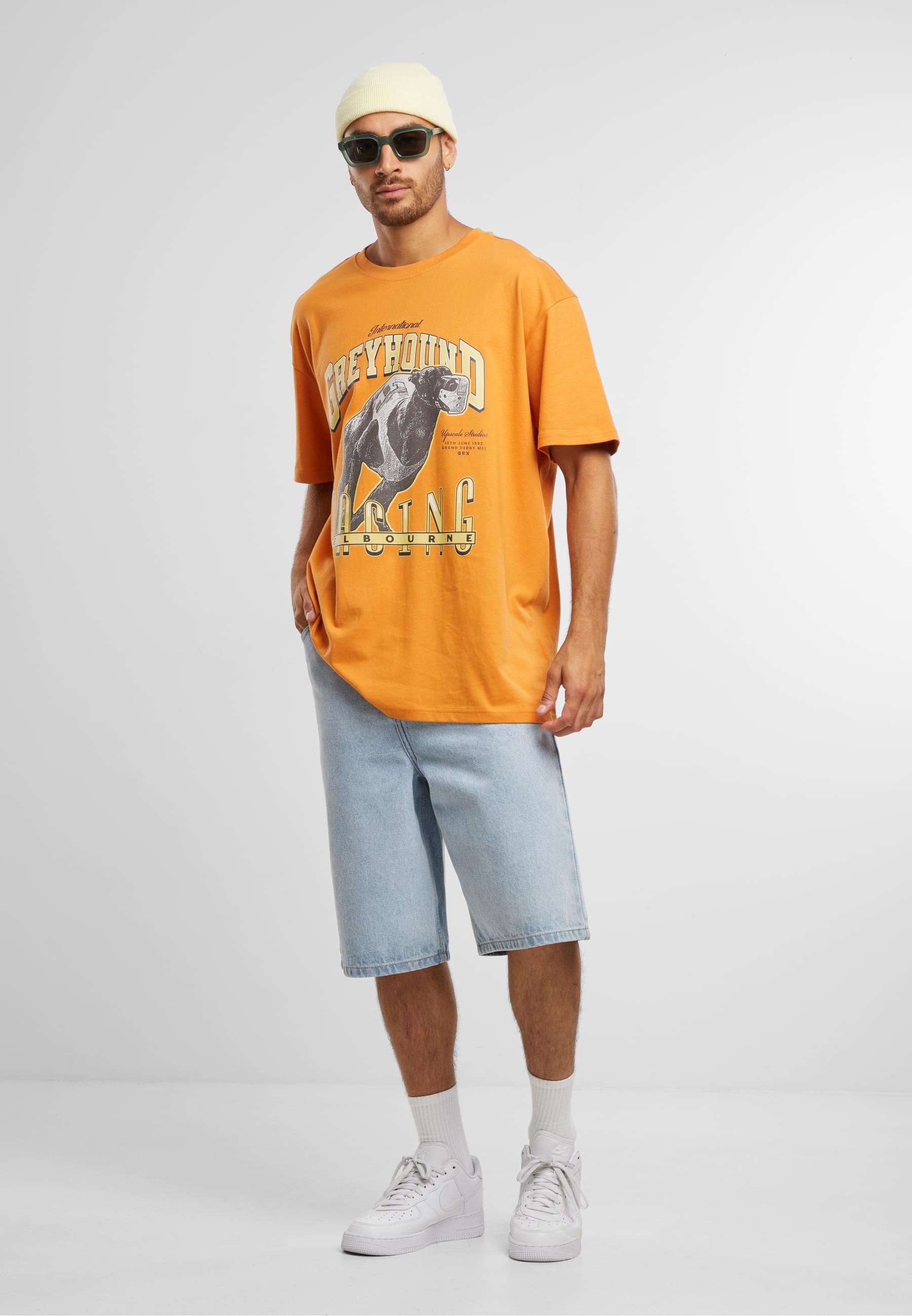 MisterTee T-Shirt »MisterTee Greyhound Racing Oversize Tee«, (1 tlg.)