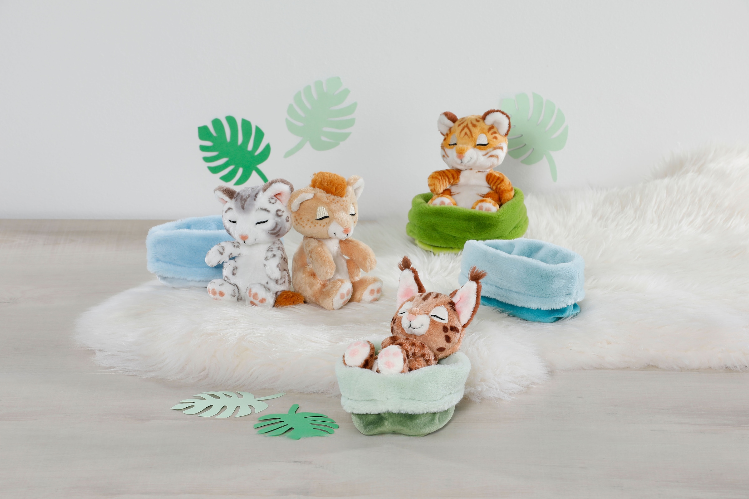 Nici Kuscheltier »Sleeping Pets, Karakal, 12 cm« im Körbchen