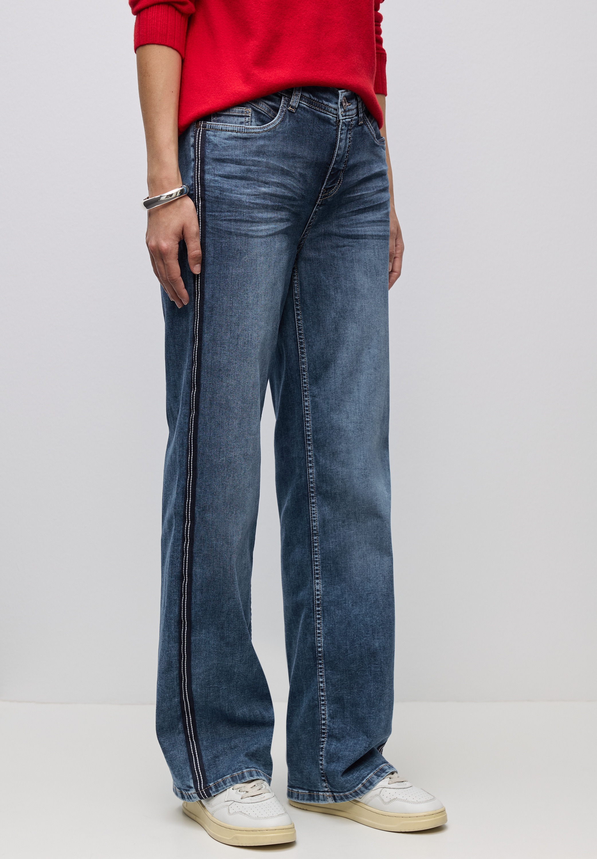 STREET ONE Loose-fit-Jeans, mit Galonstreifen