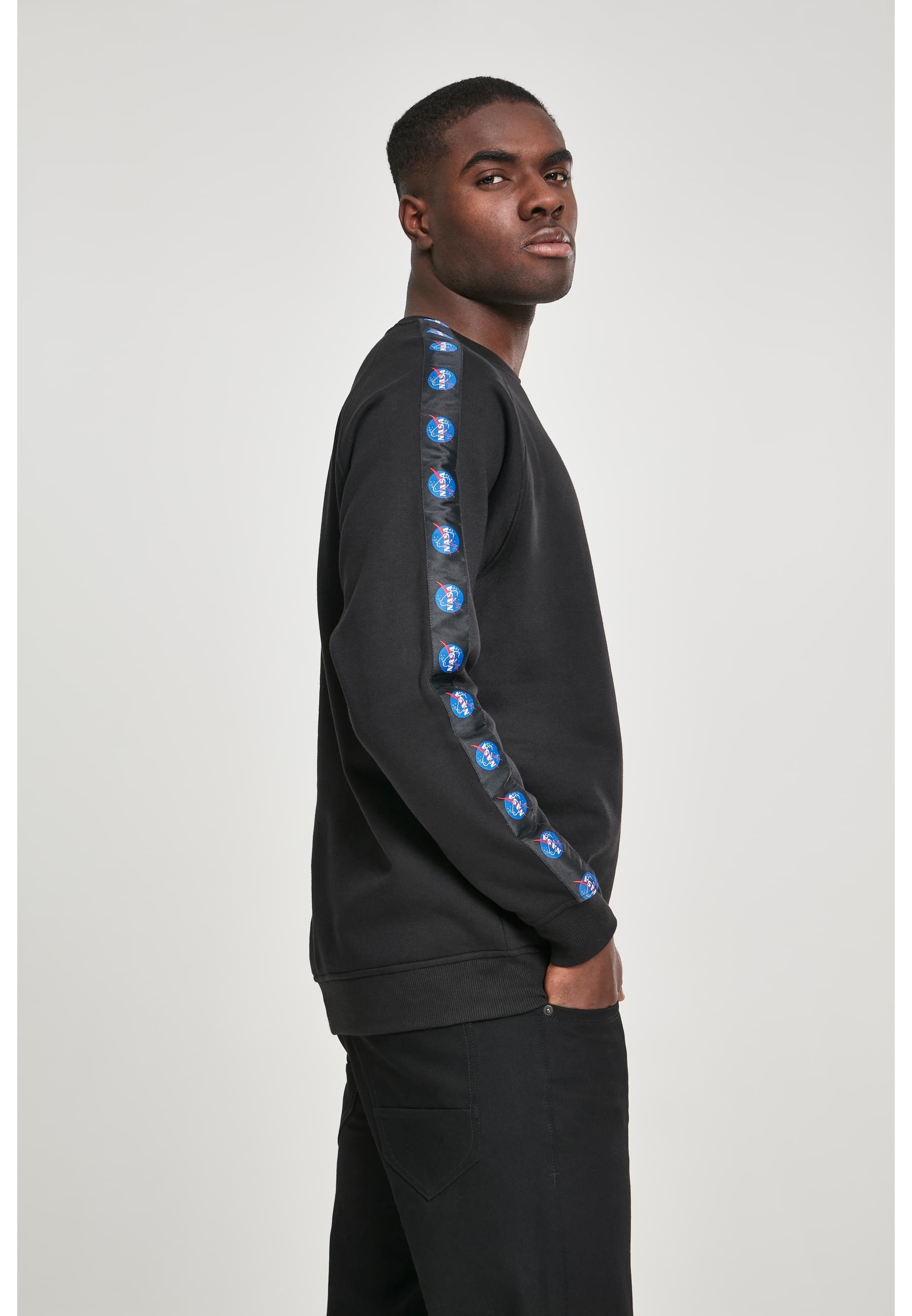 MisterTee Rundhalspullover »MisterTee Herren NASA Insignia Tape Crewneck«, (1 tlg.)