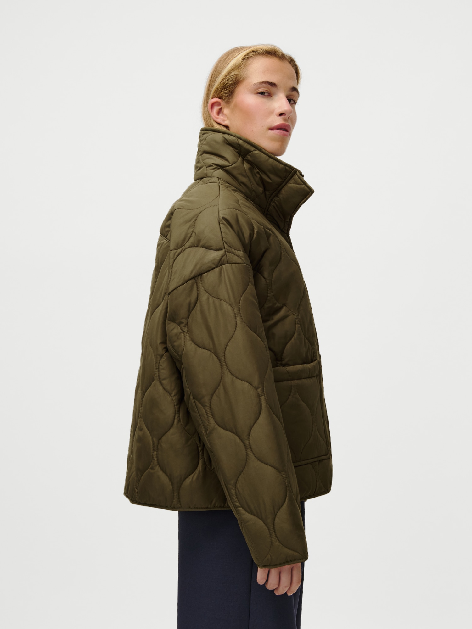 LeGer Steppjacke »Beyond, LeGer by Lena Gercke« ohne Kapuze Regular fit mit Rundhalsausschnitt