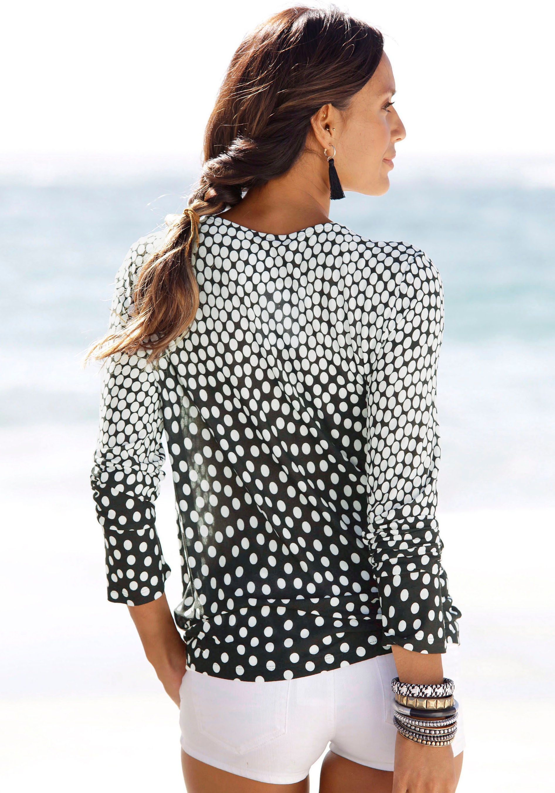 LASCANA Langarmshirt, mit kleinem Ausschnitt, Jerseyshirt, Dot-Print