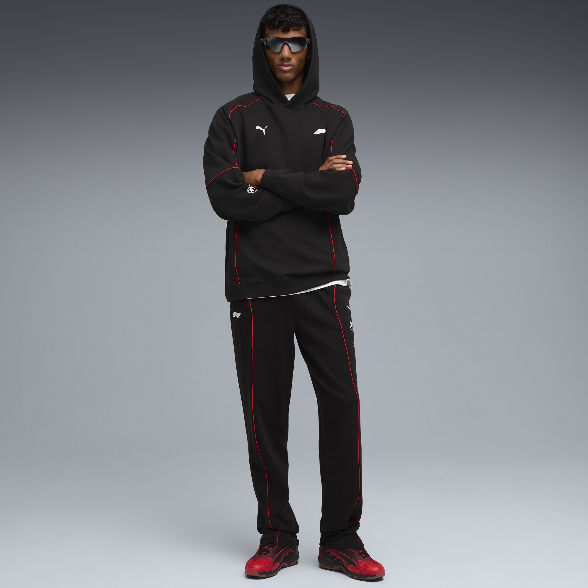 PUMA Hoodie »F1® Relaxed Graphic Hoodie Herren«