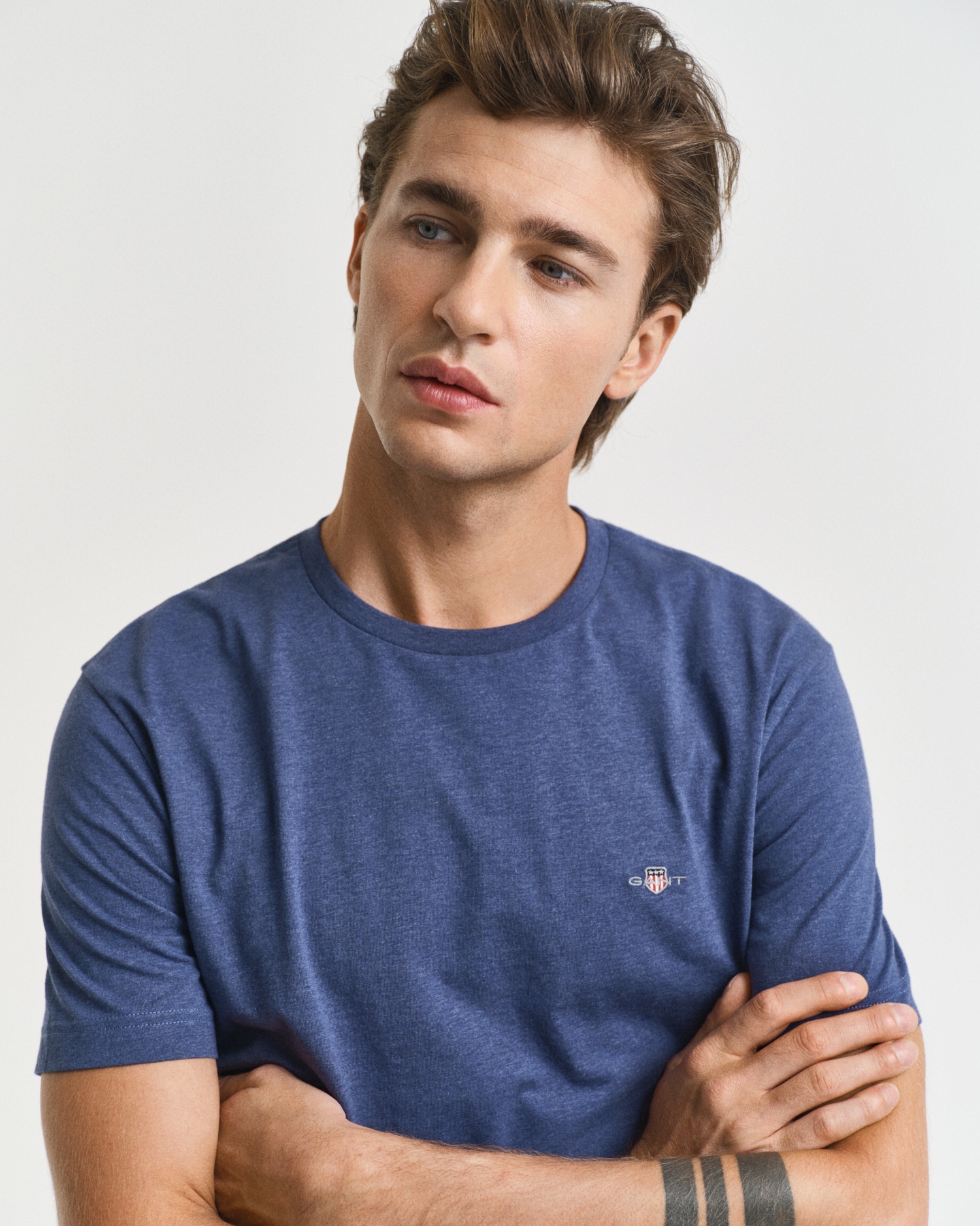 Gant T-Shirt »REG SHIELD SS T-SHIRT« mit Logostickerei auf der Brust