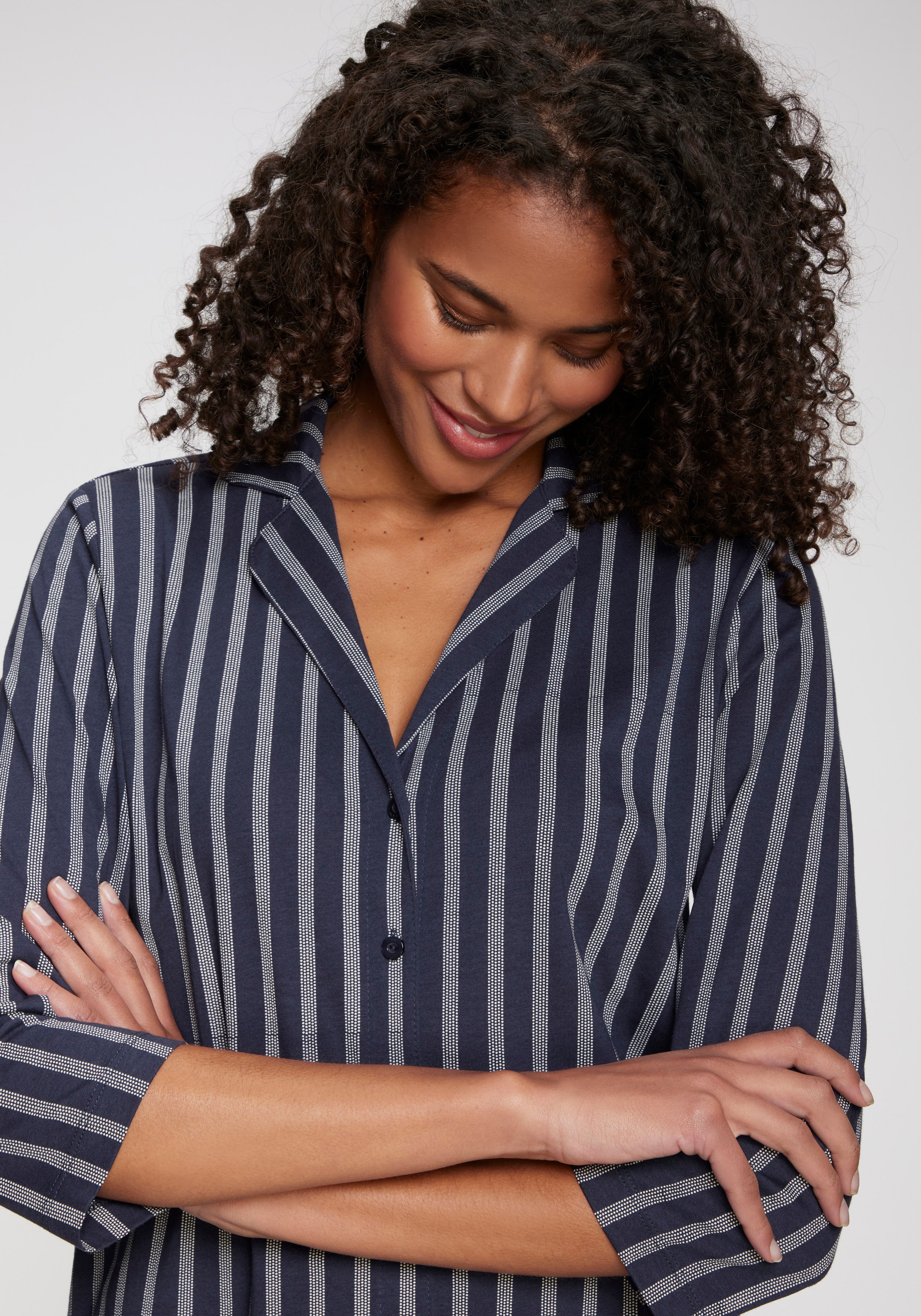 Vivance Dreams Pyjamaoberteil, Mit schönem Alloverdruck