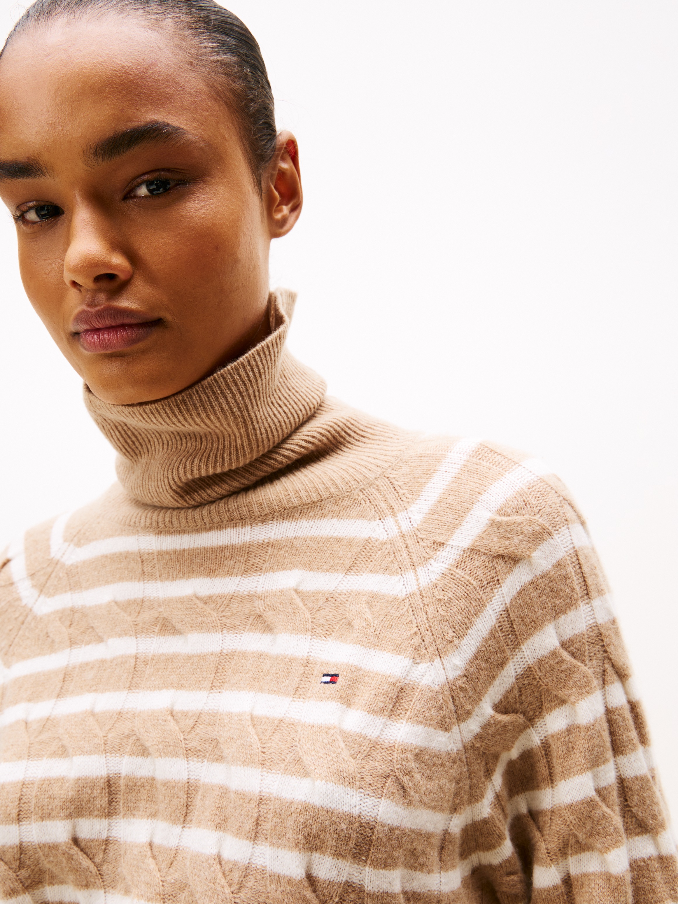 Tommy Hilfiger Rollkragenpullover "SOFT WOOL CABLE ROLL-NK LS SWT" mit Zopf günstig online kaufen